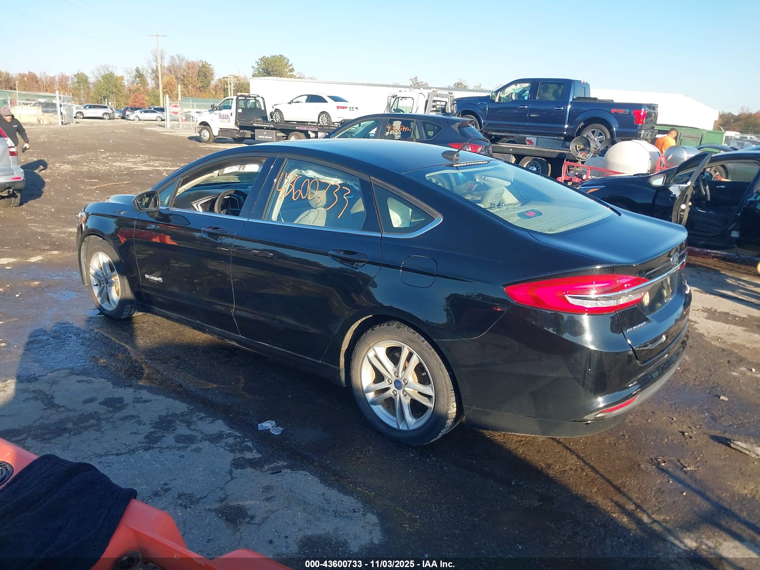 FORD FUSION image 3