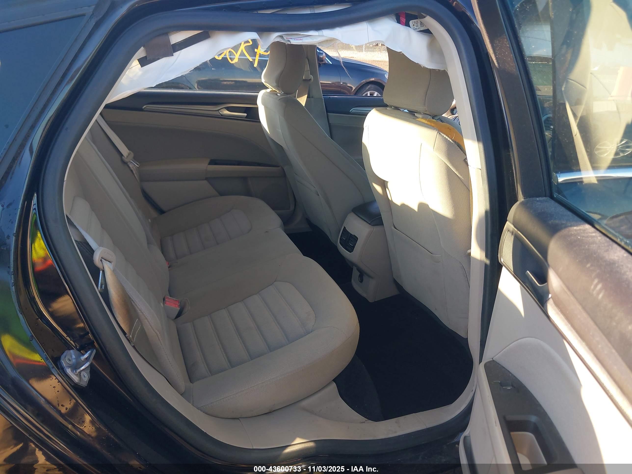 FORD FUSION image 8