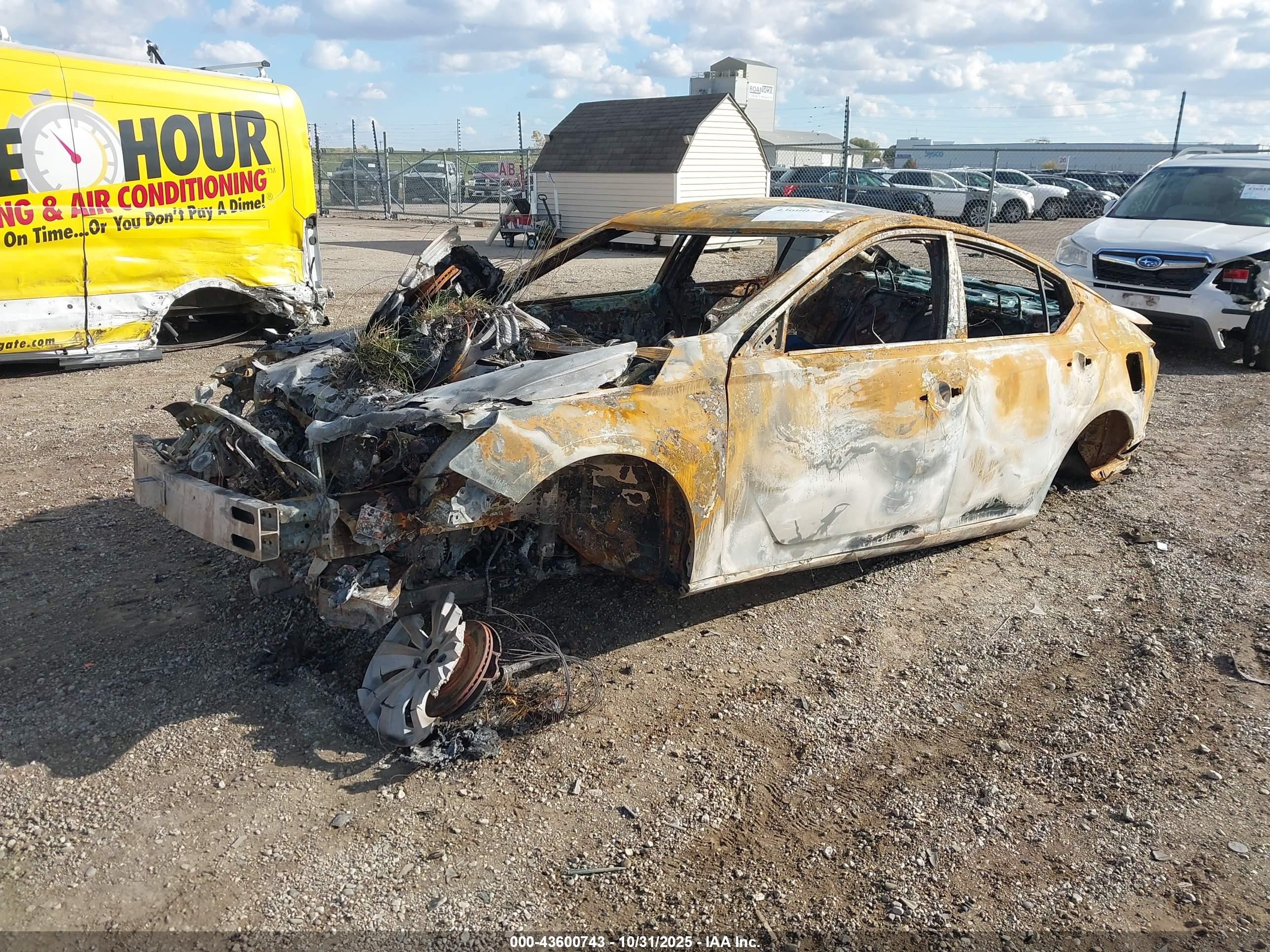 NISSAN ALTIMA image 2