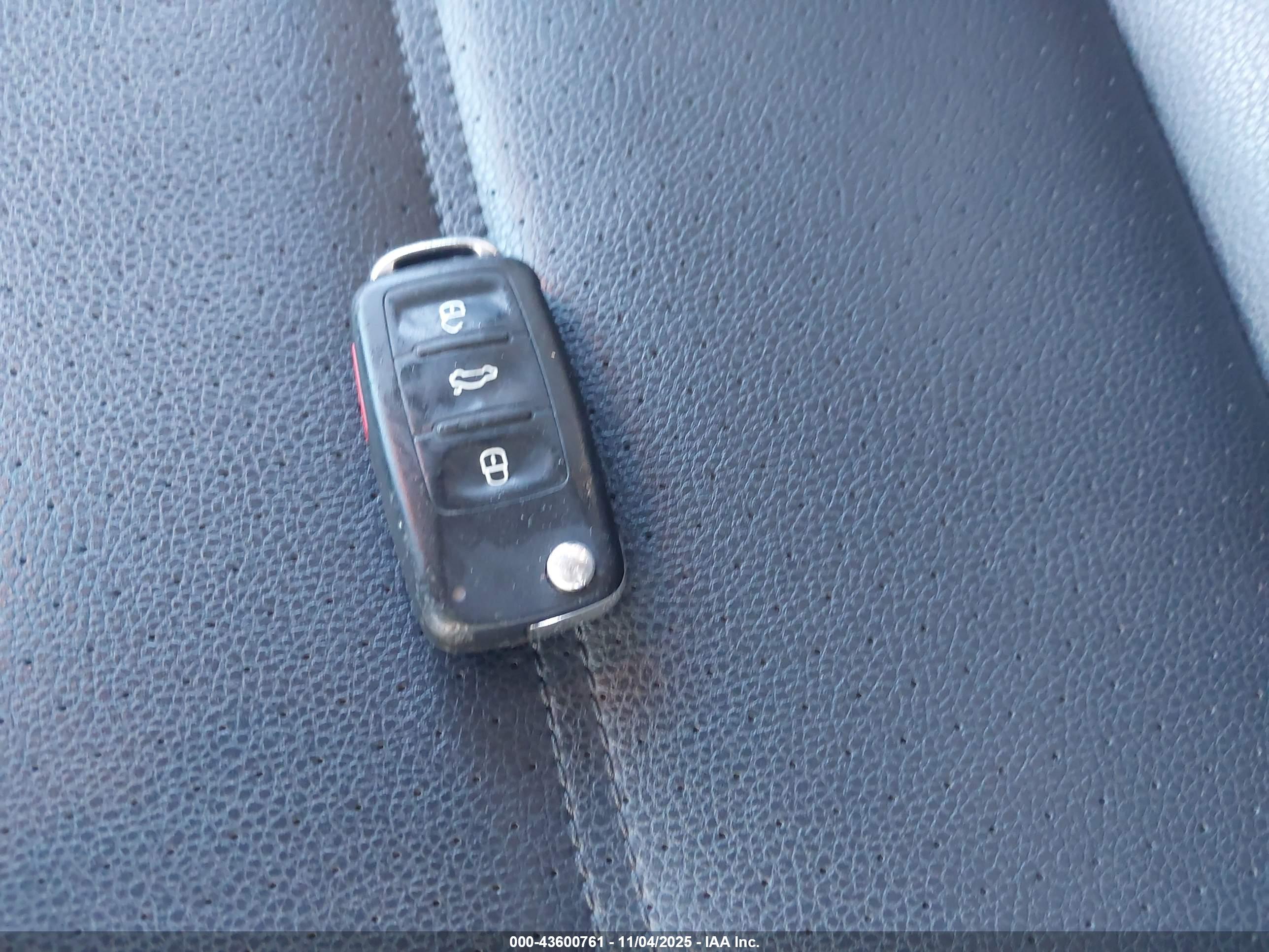 VOLKSWAGEN JETTA image 11
