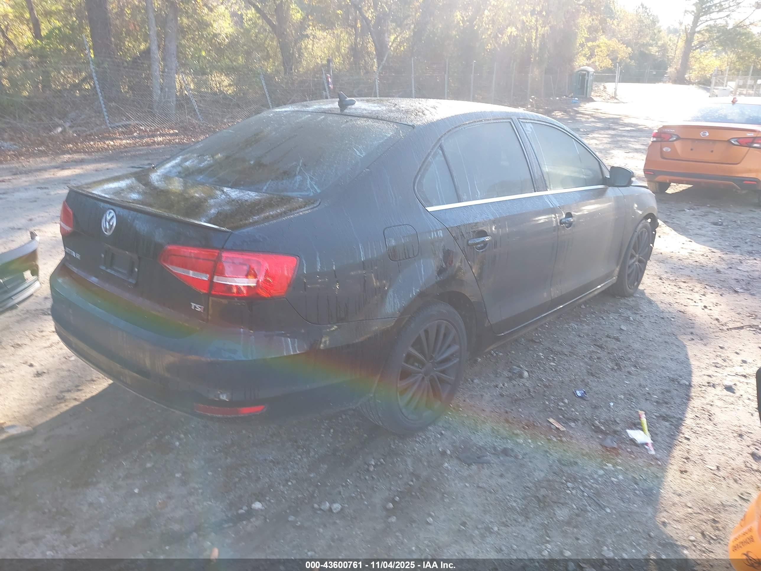 VOLKSWAGEN JETTA image 4