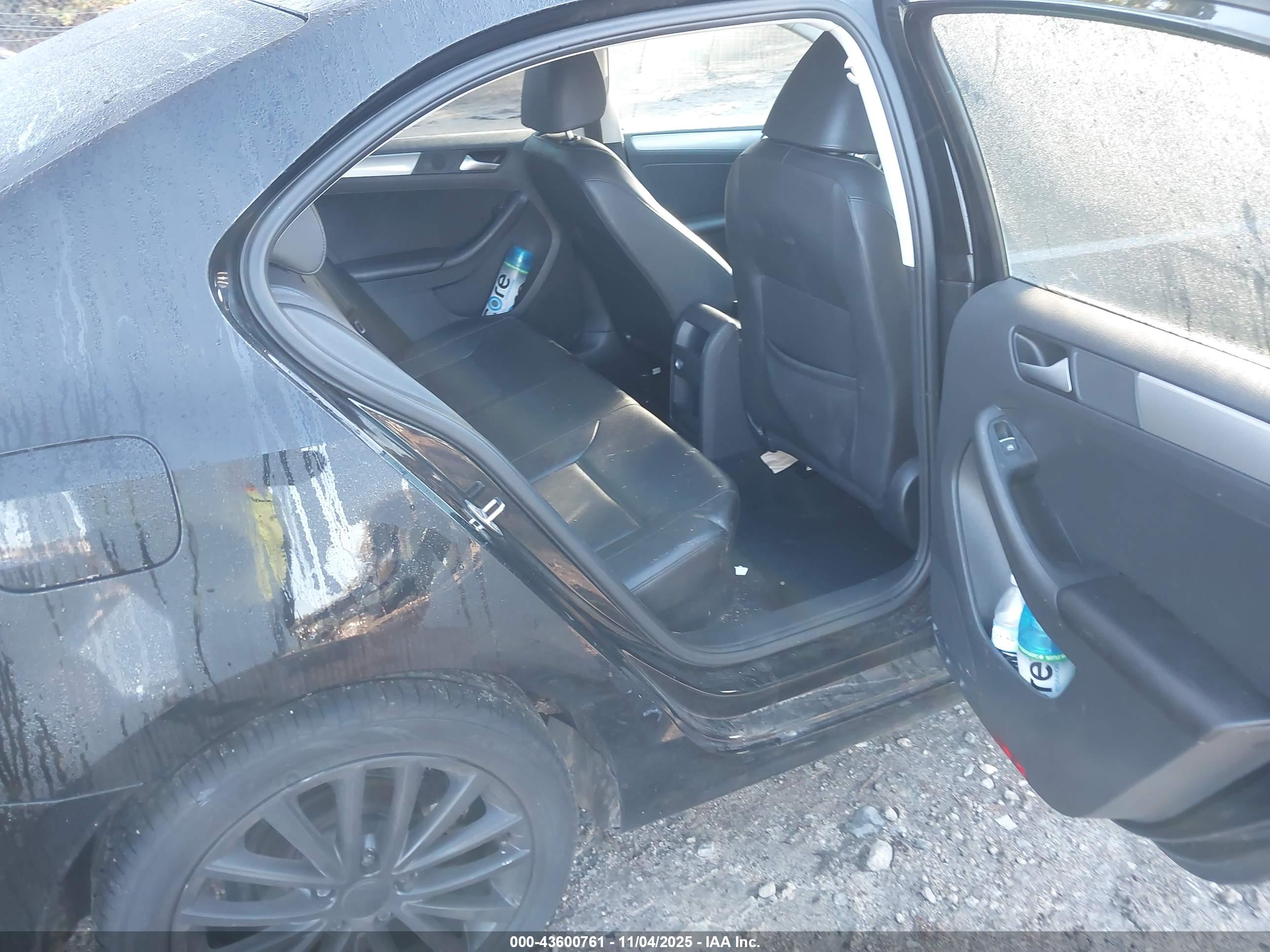 VOLKSWAGEN JETTA image 8