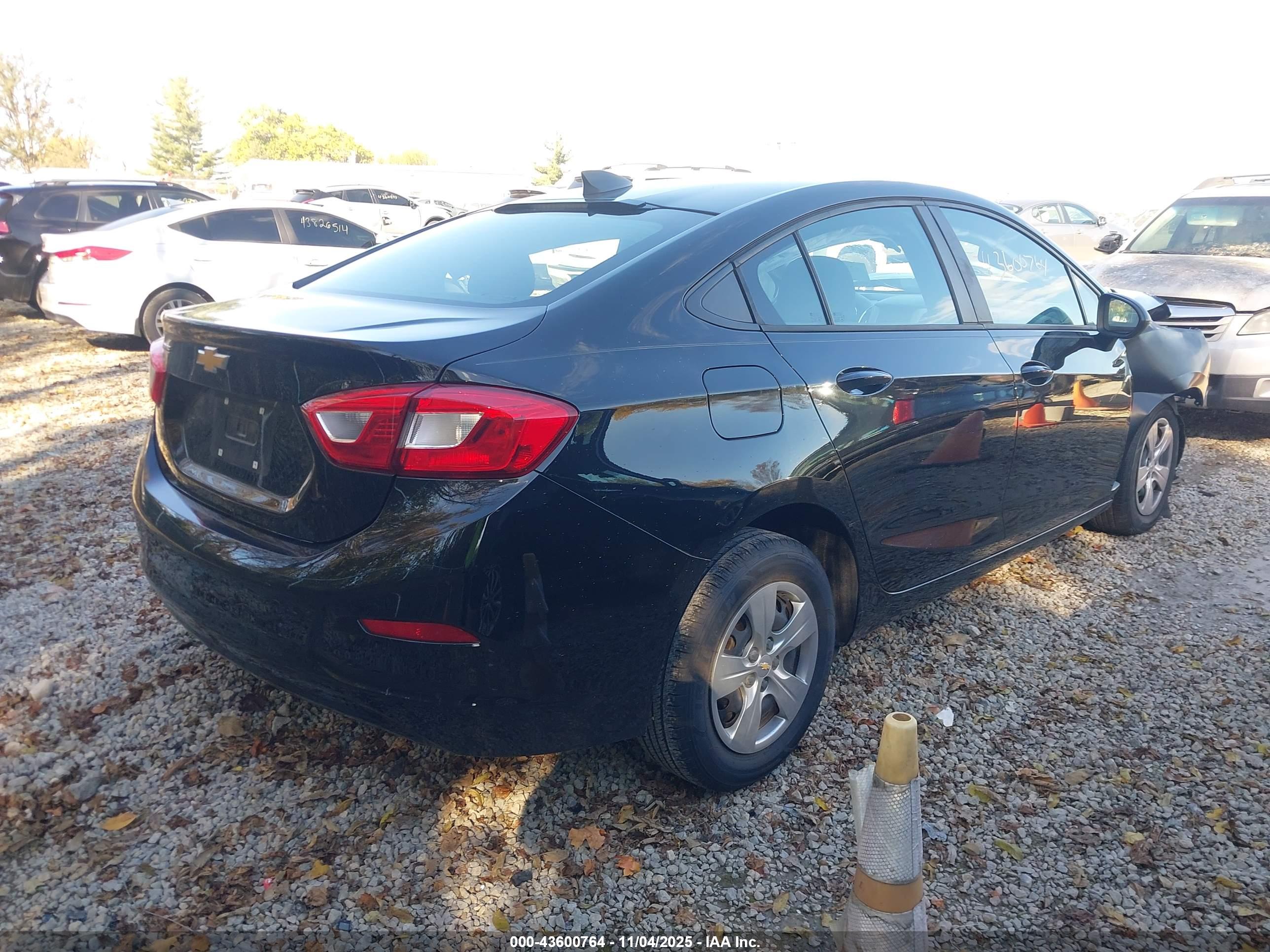 CHEVROLET CRUZE image 4