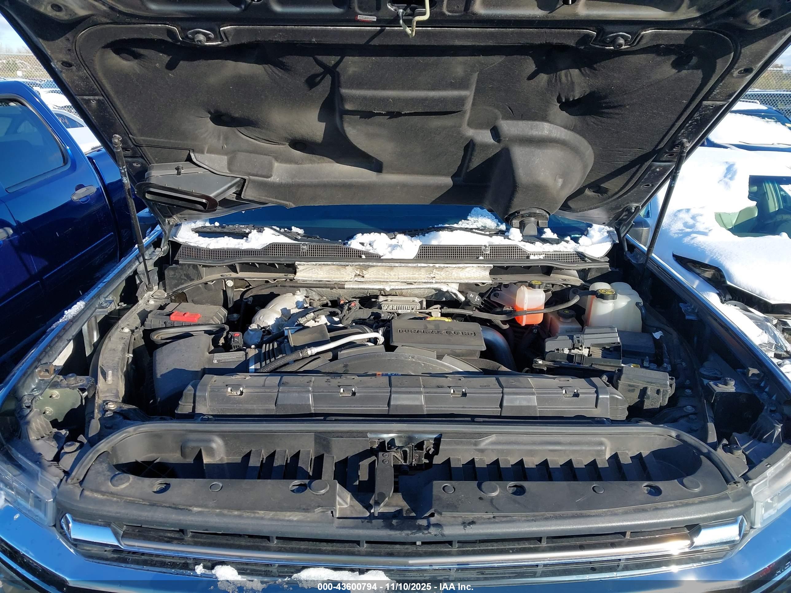 CHEVROLET SILVERADO image 10