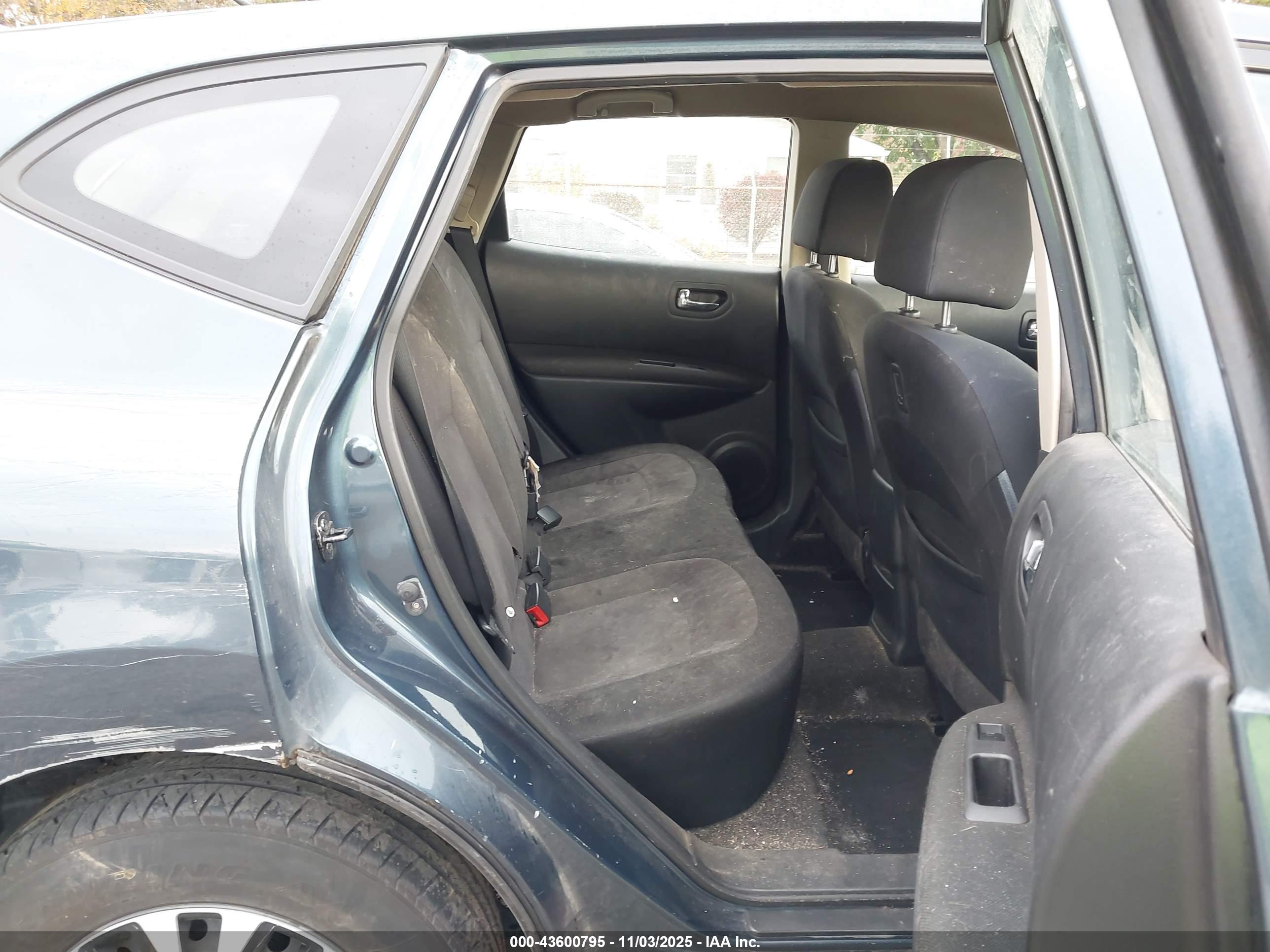 NISSAN ROGUE image 8