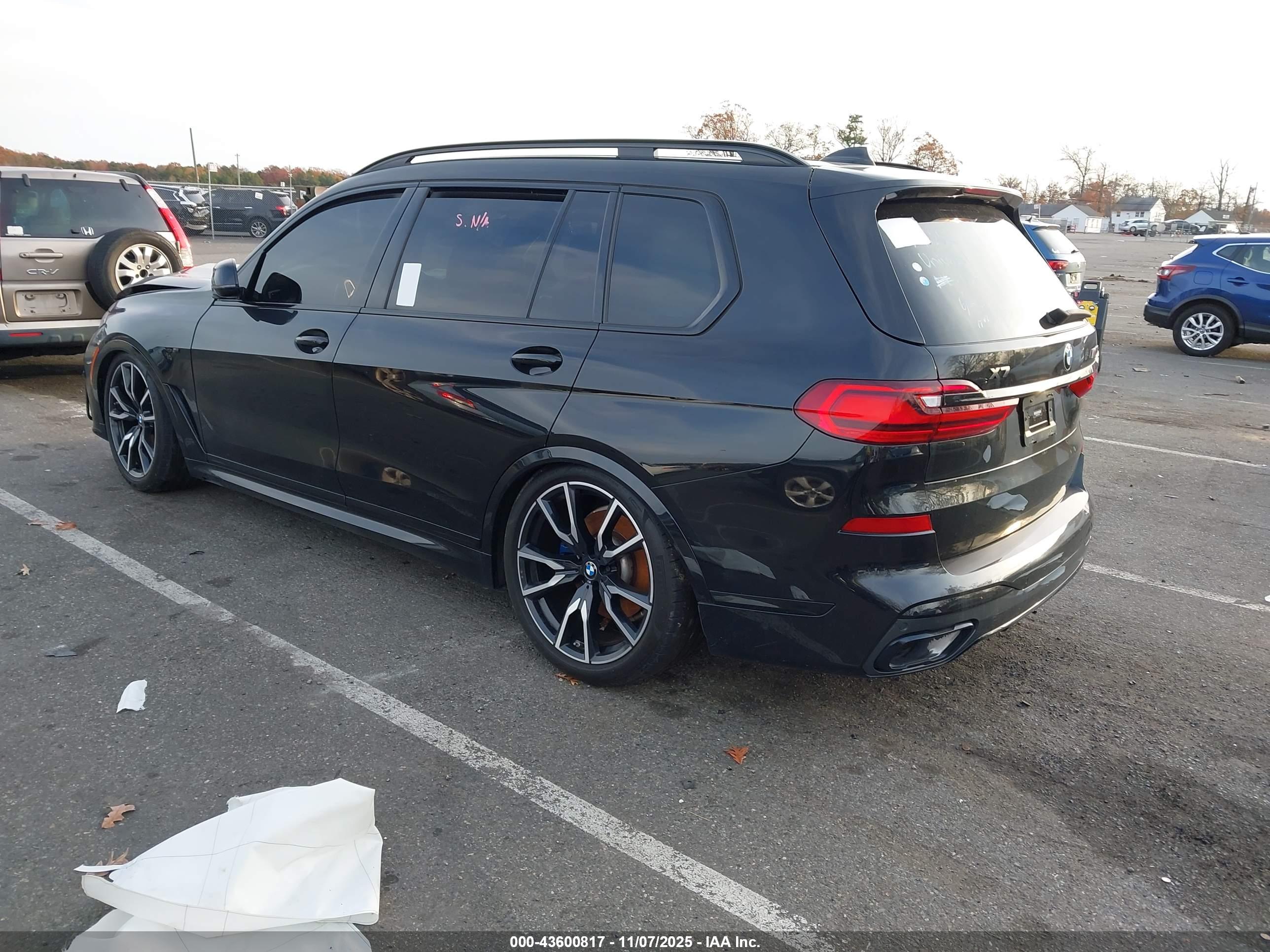 BMW X7 image 3