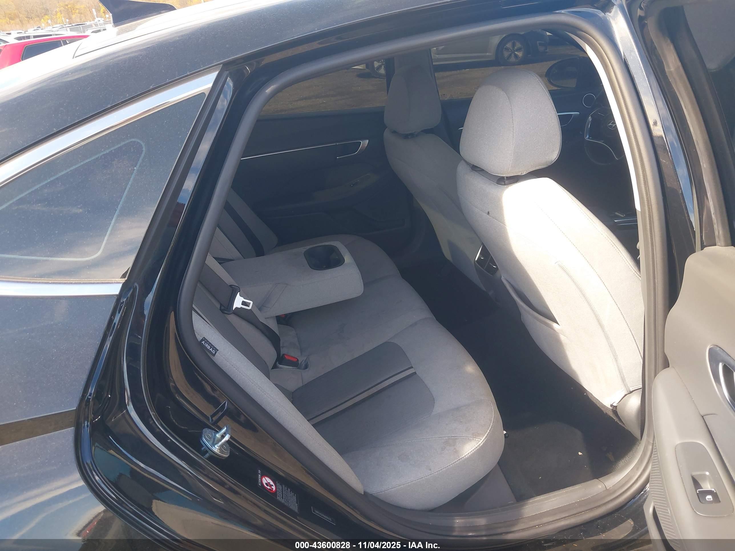 HYUNDAI SONATA image 8