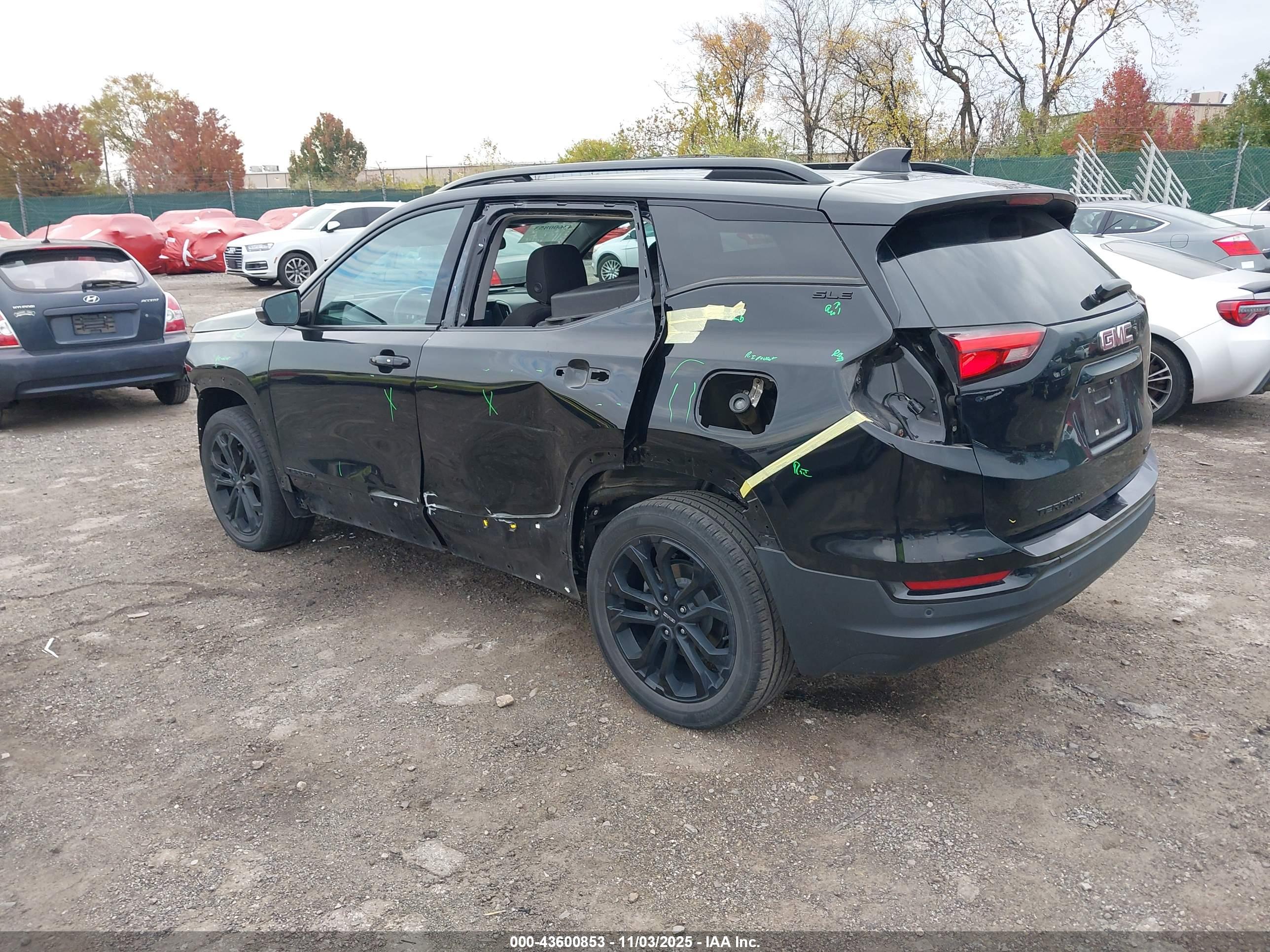 GMC TERRAIN image 3