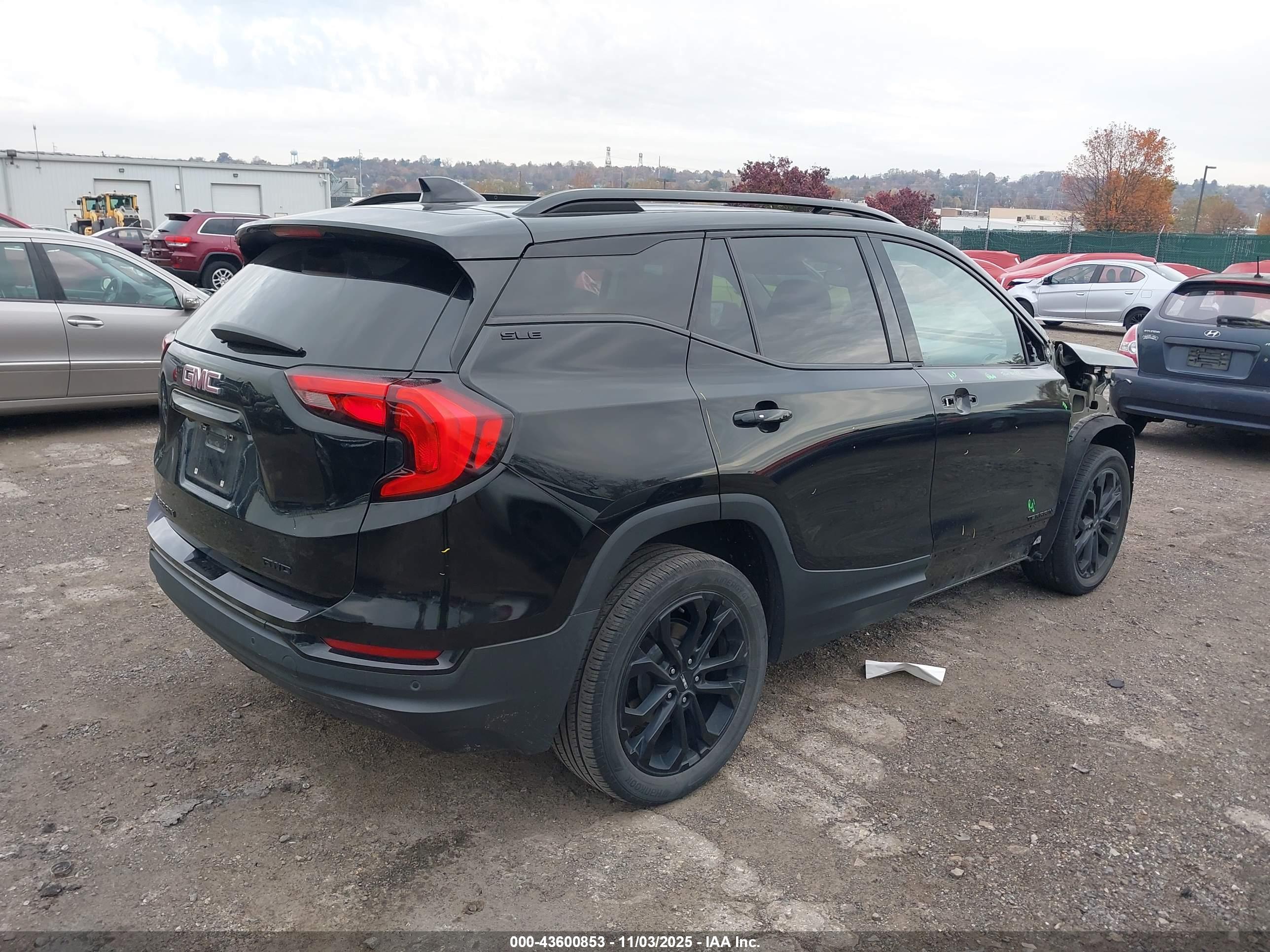 GMC TERRAIN image 4