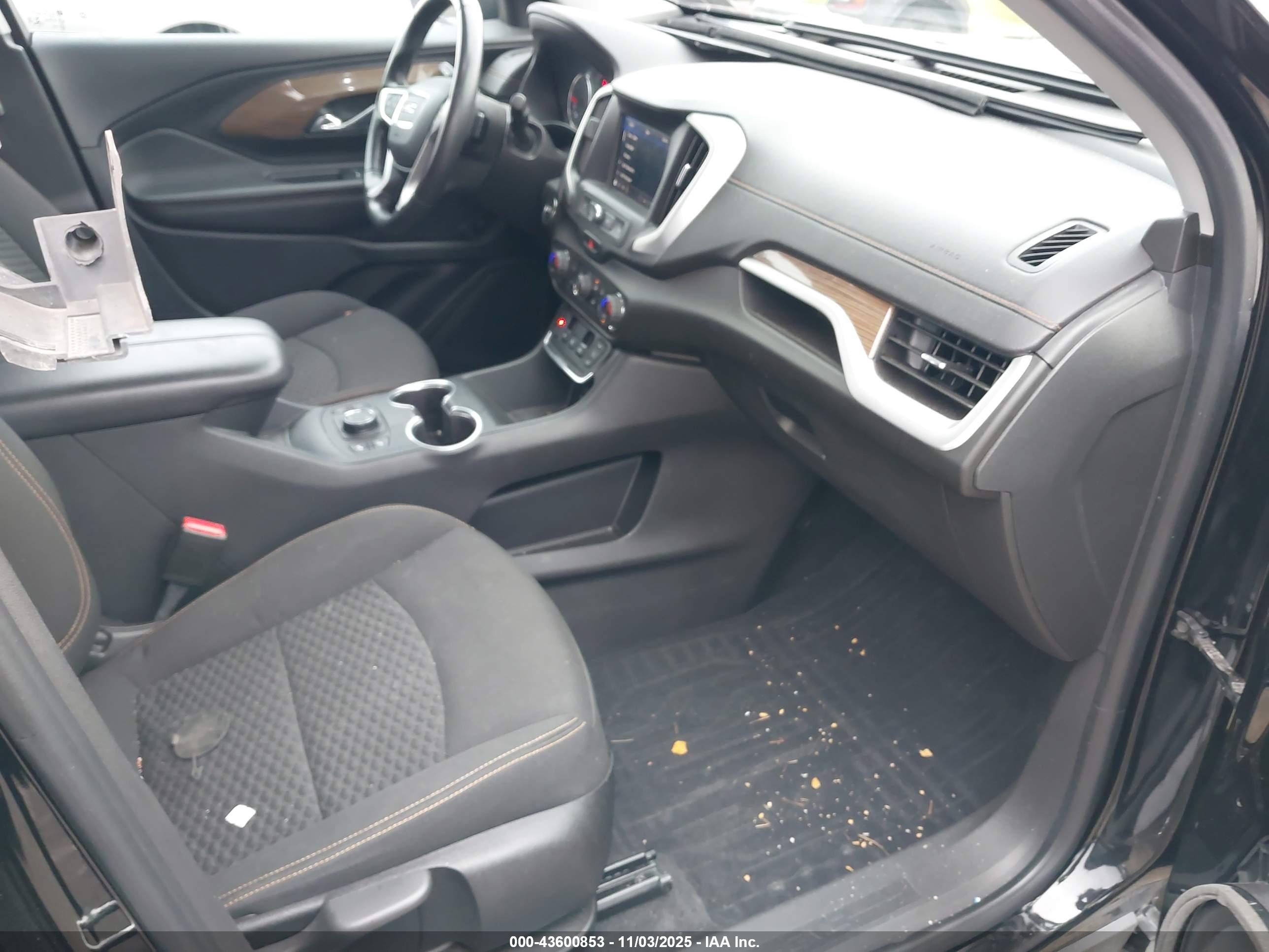 GMC TERRAIN image 5