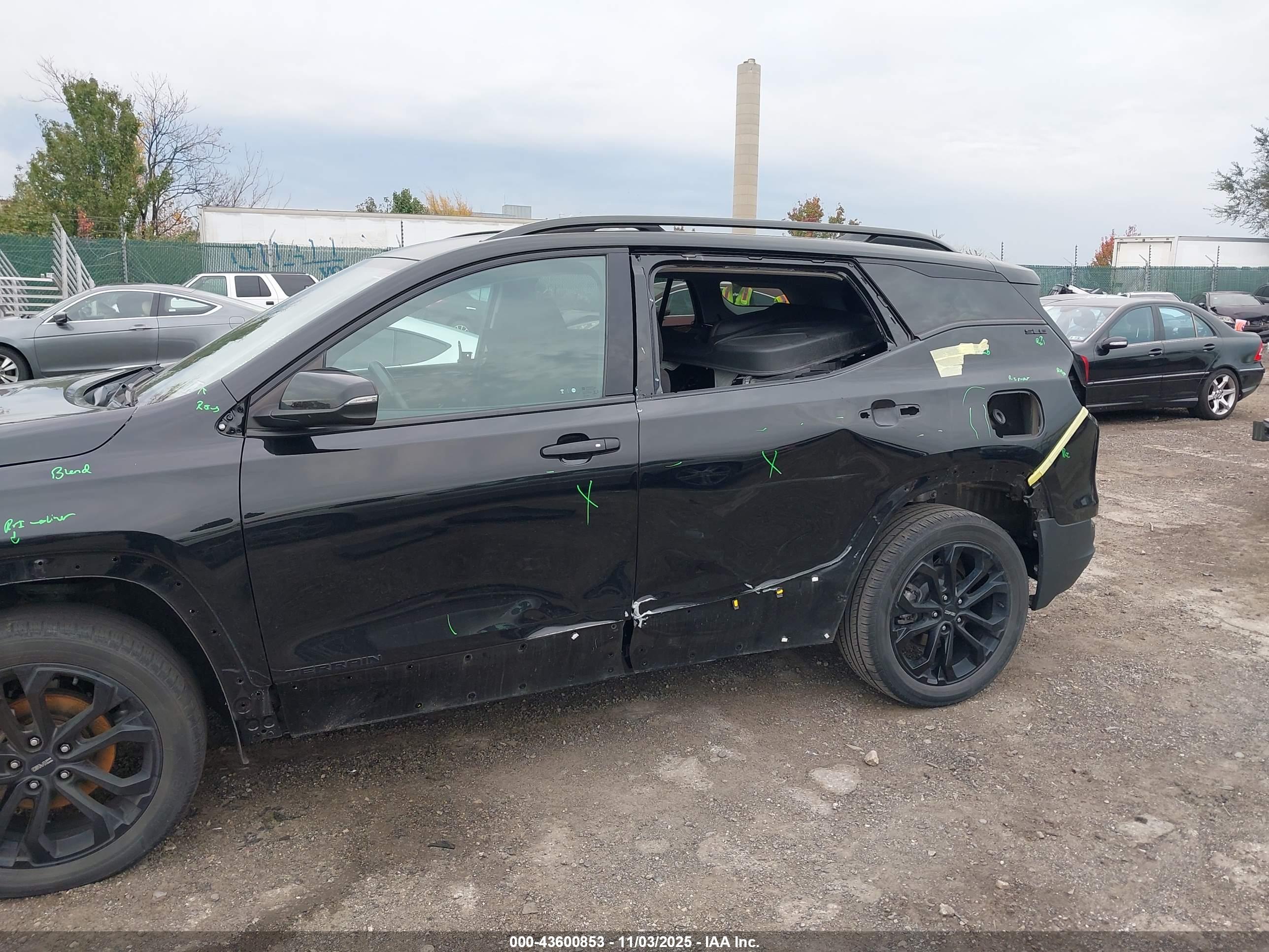 GMC TERRAIN image 6