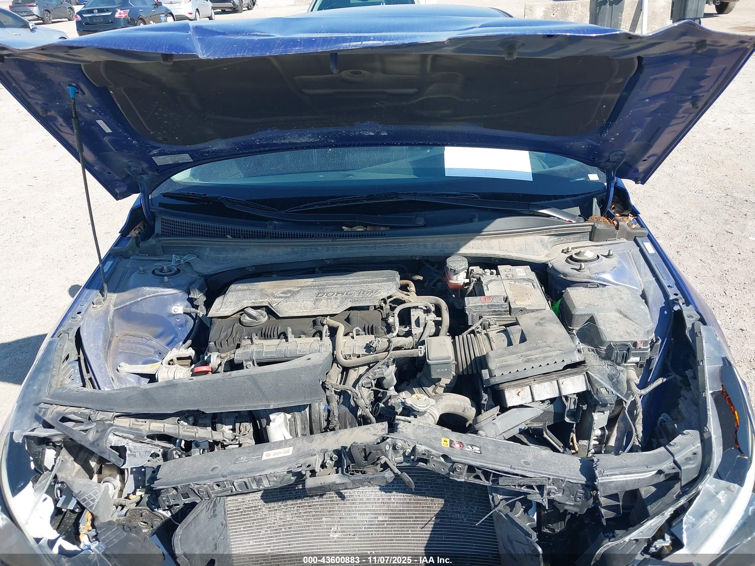 HYUNDAI ELANTRA image 10
