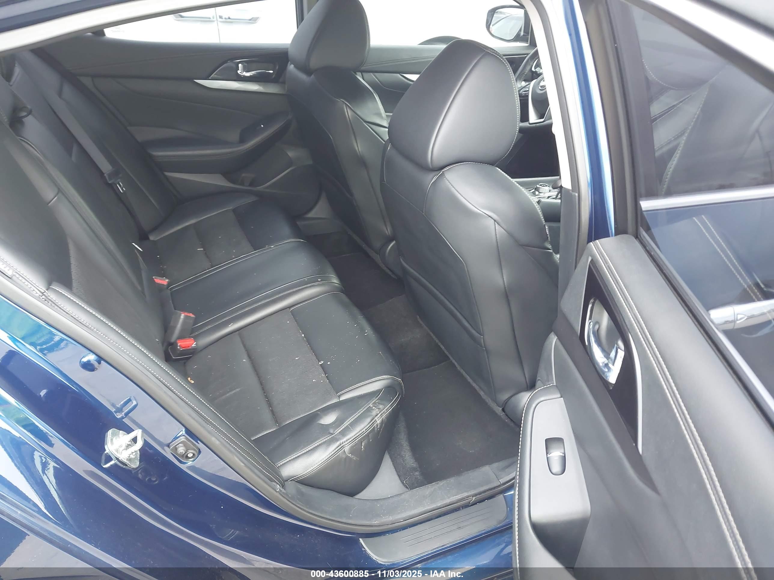 NISSAN MAXIMA image 8
