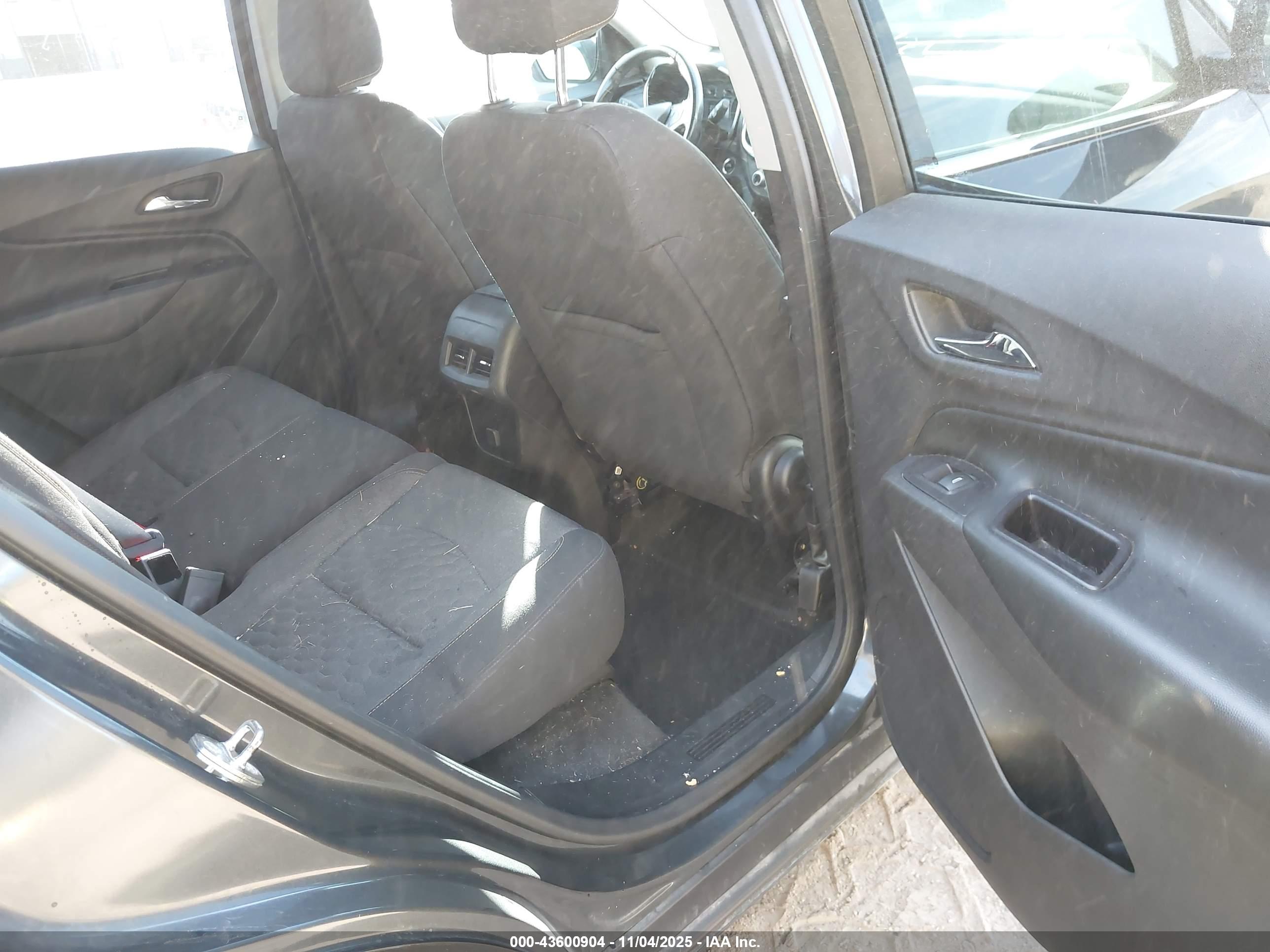 CHEVROLET EQUINOX image 8