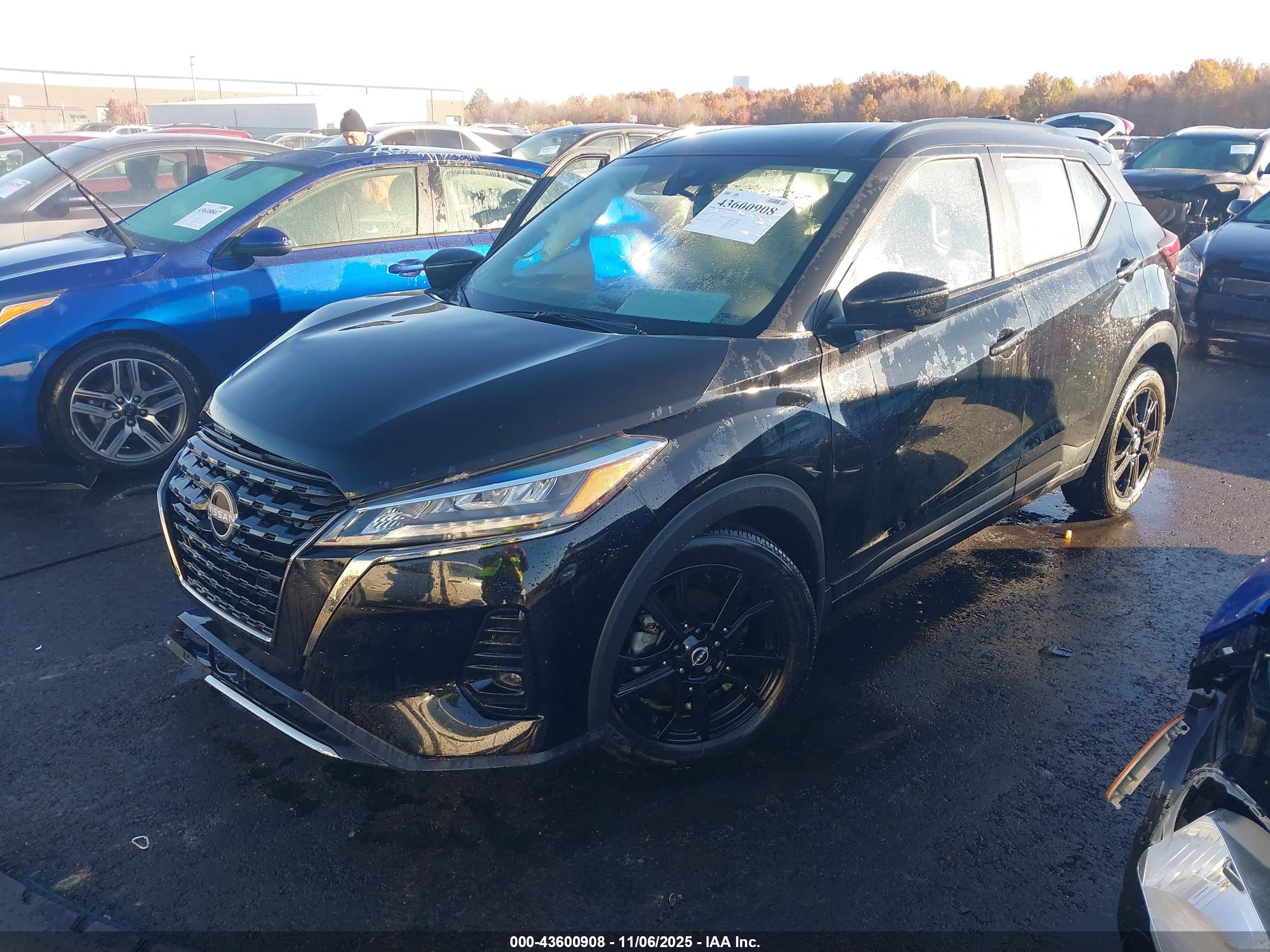 NISSAN KICKS image 2