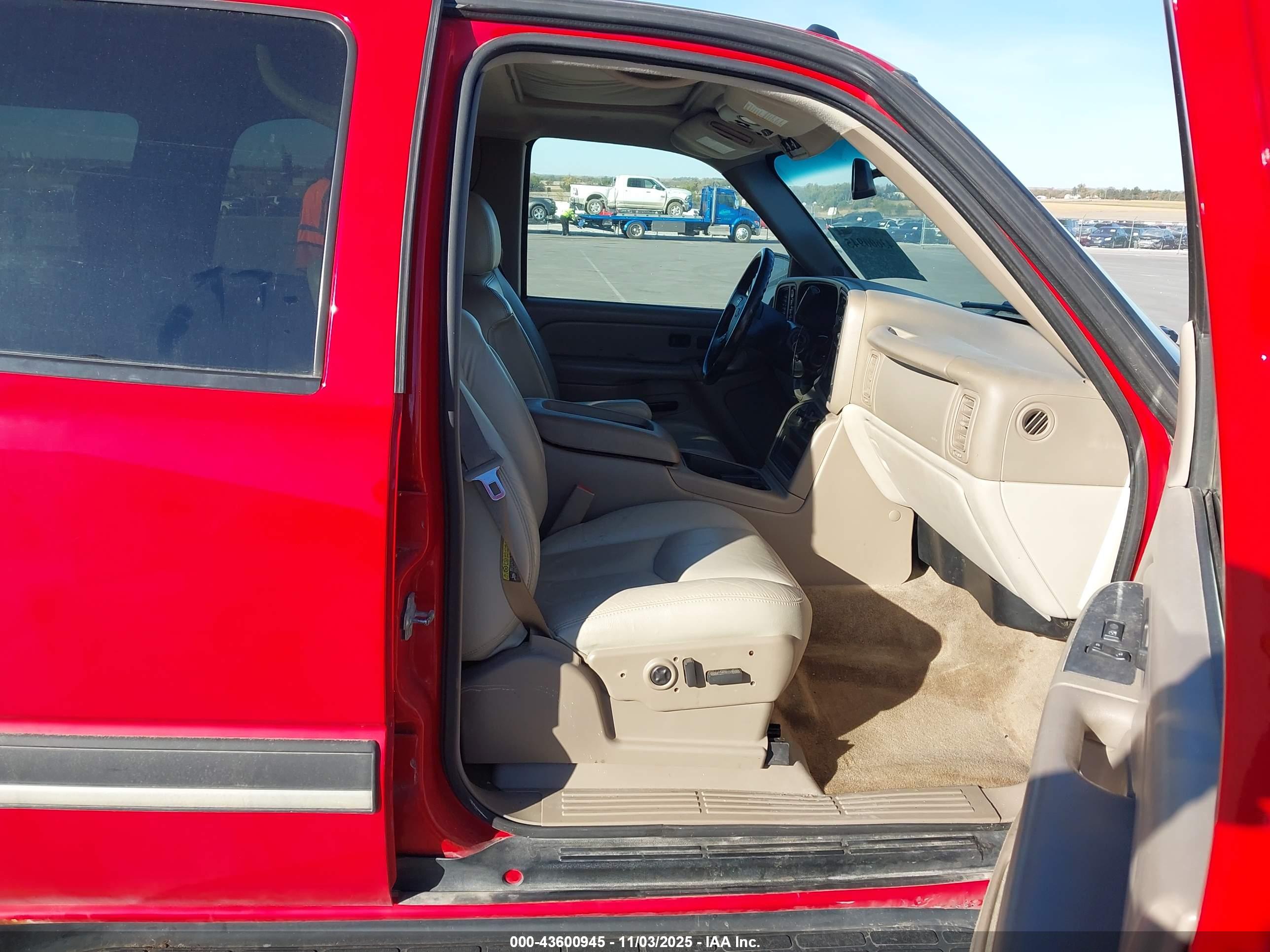 CHEVROLET TAHOE image 5
