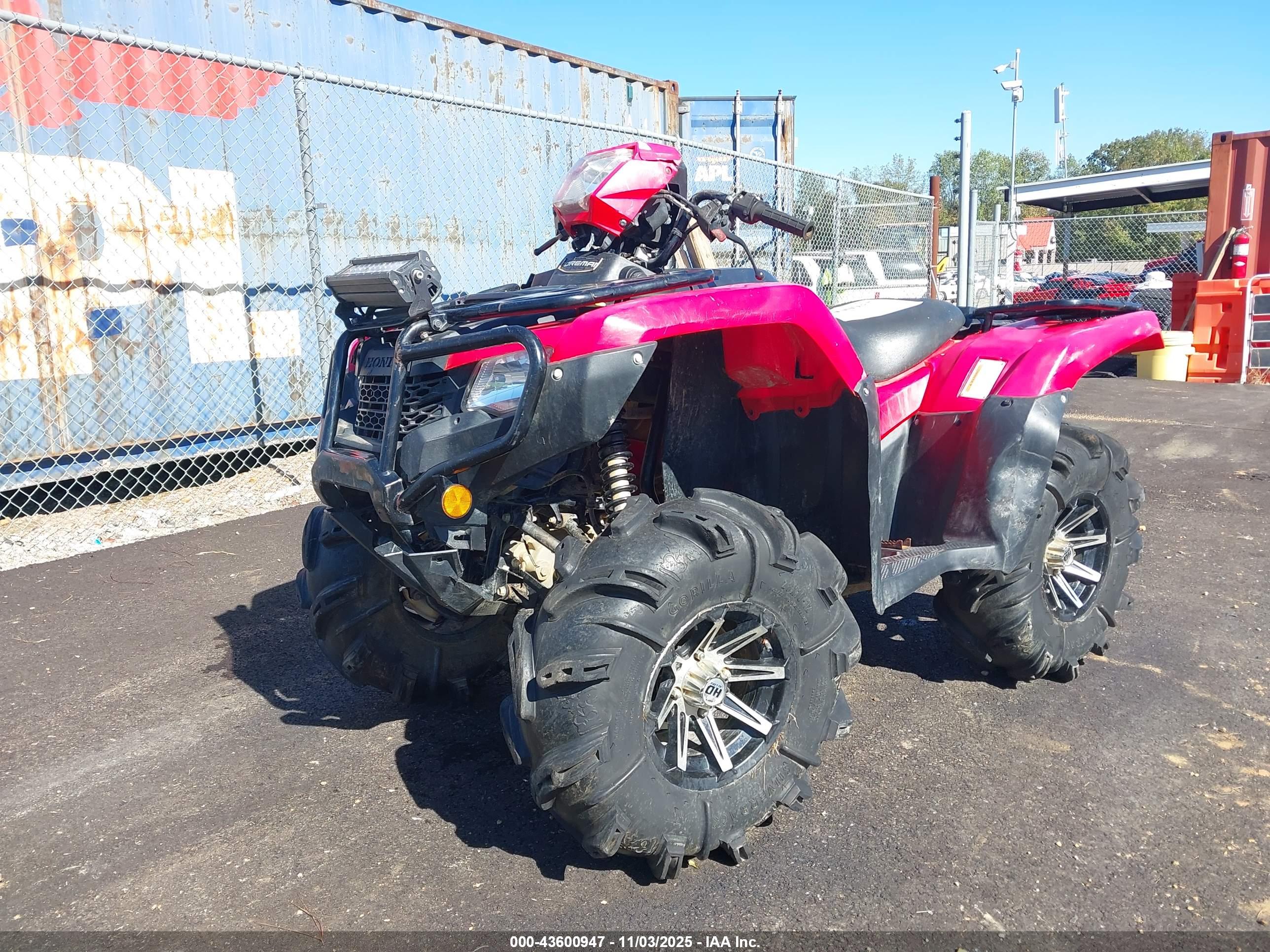 HONDA TRX520 image 2