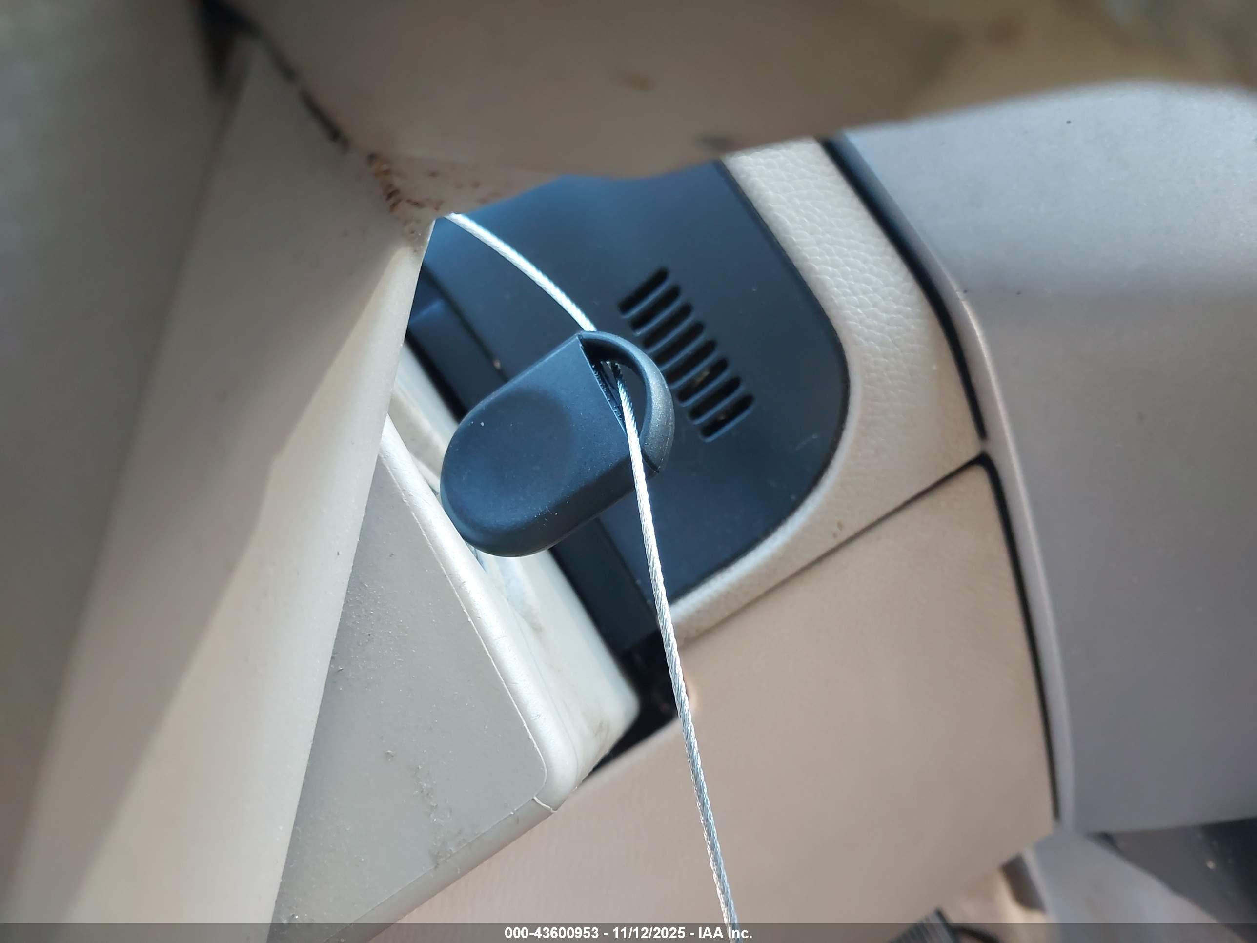 FORD EXPEDITION image 11