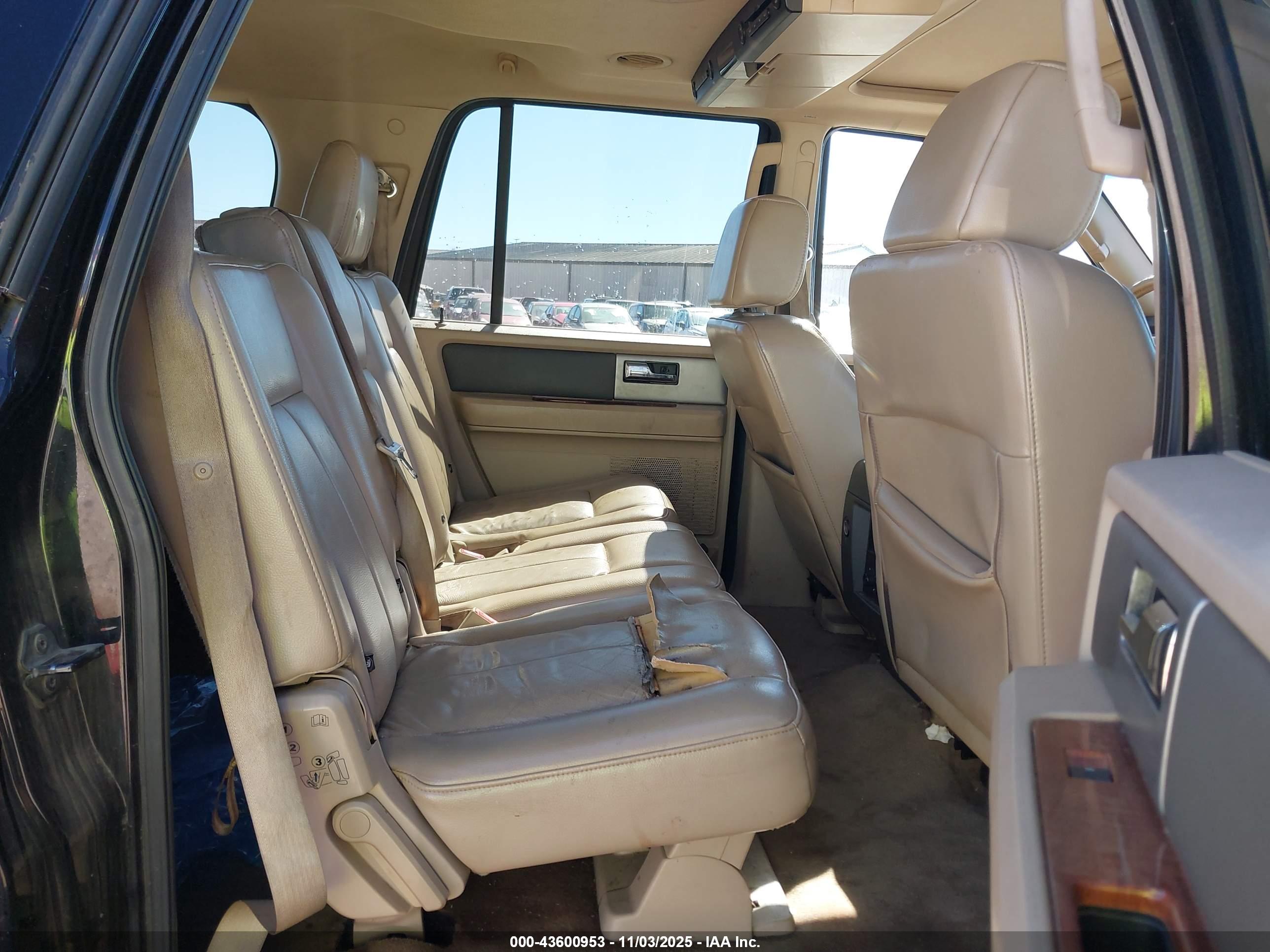 FORD EXPEDITION image 8