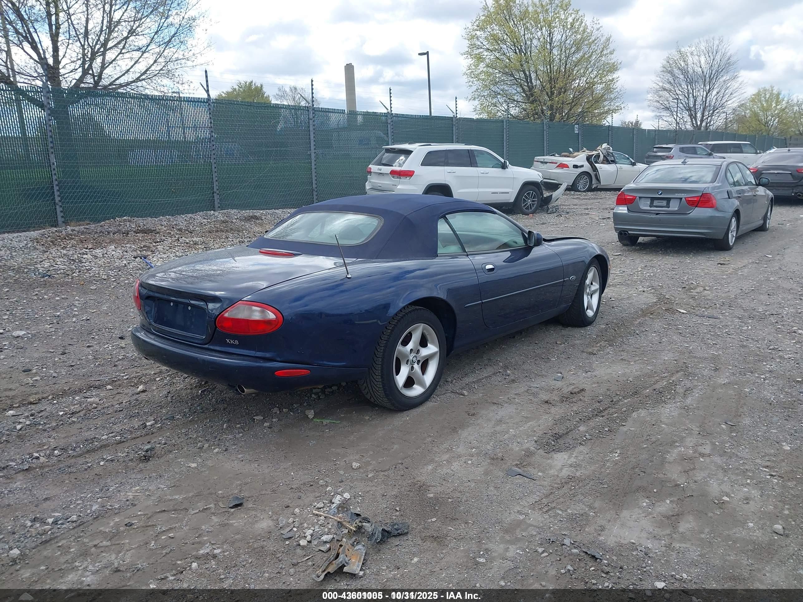 JAGUAR XK8 image 4