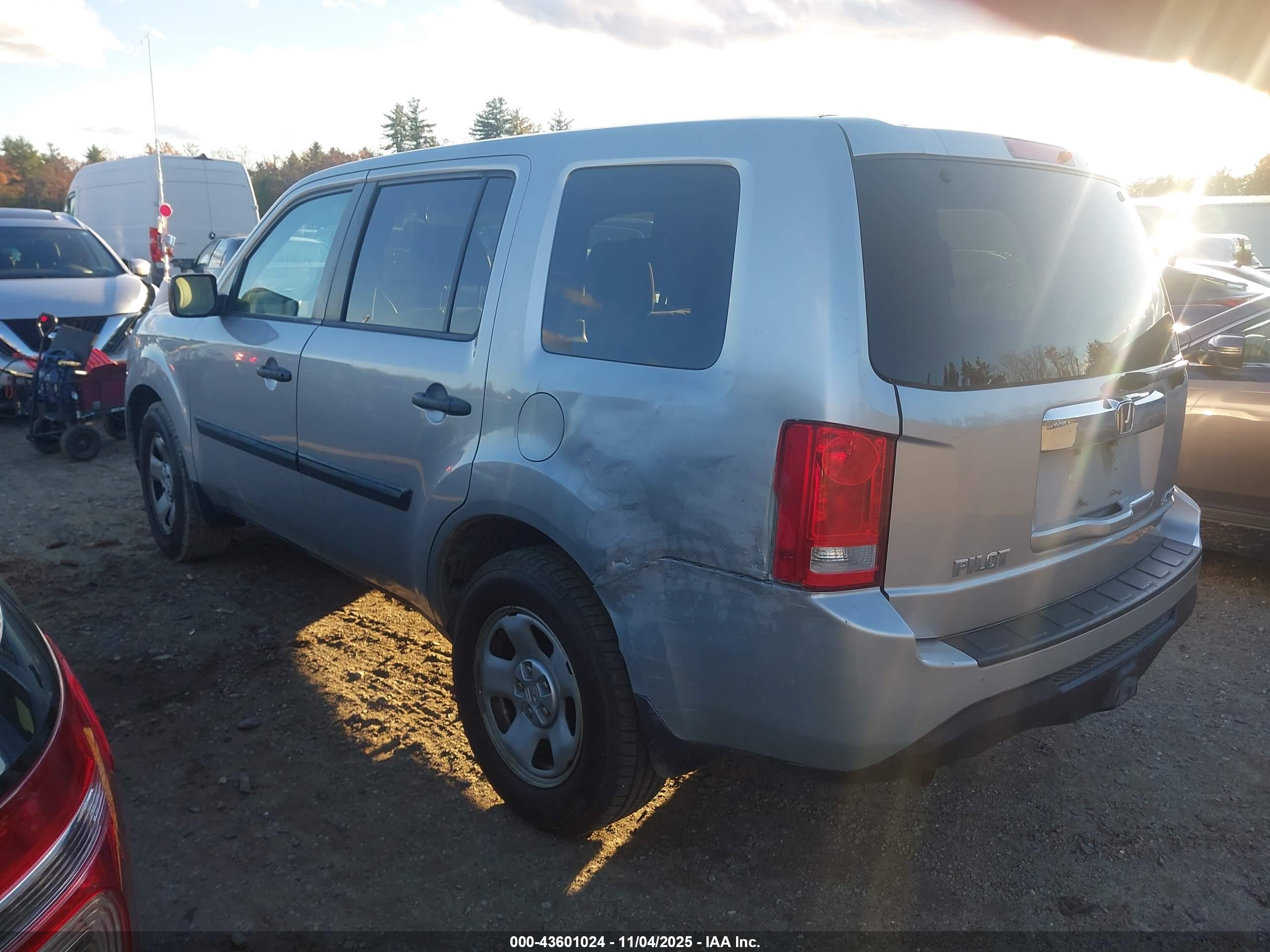 HONDA PILOT image 3