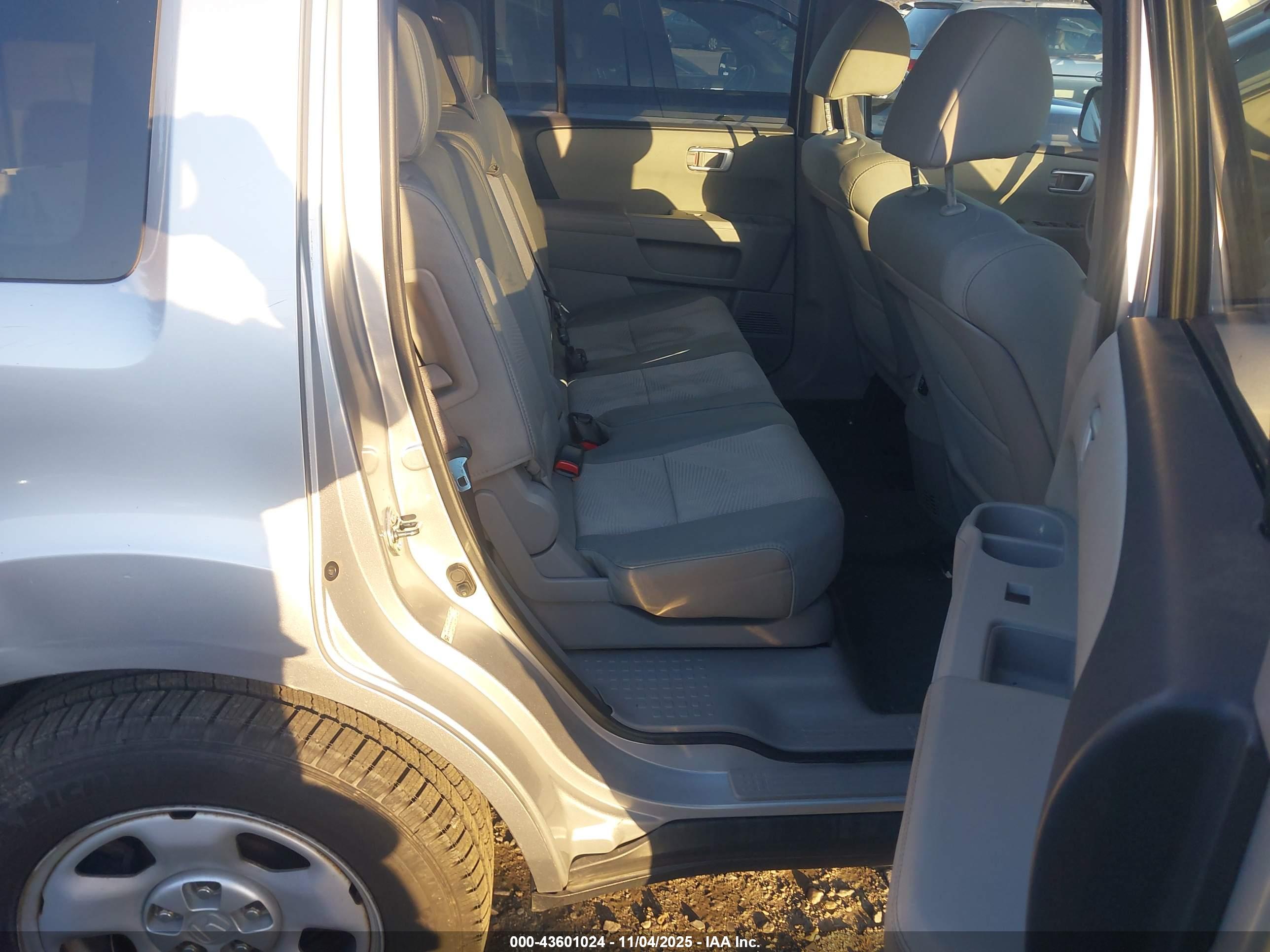 HONDA PILOT image 8