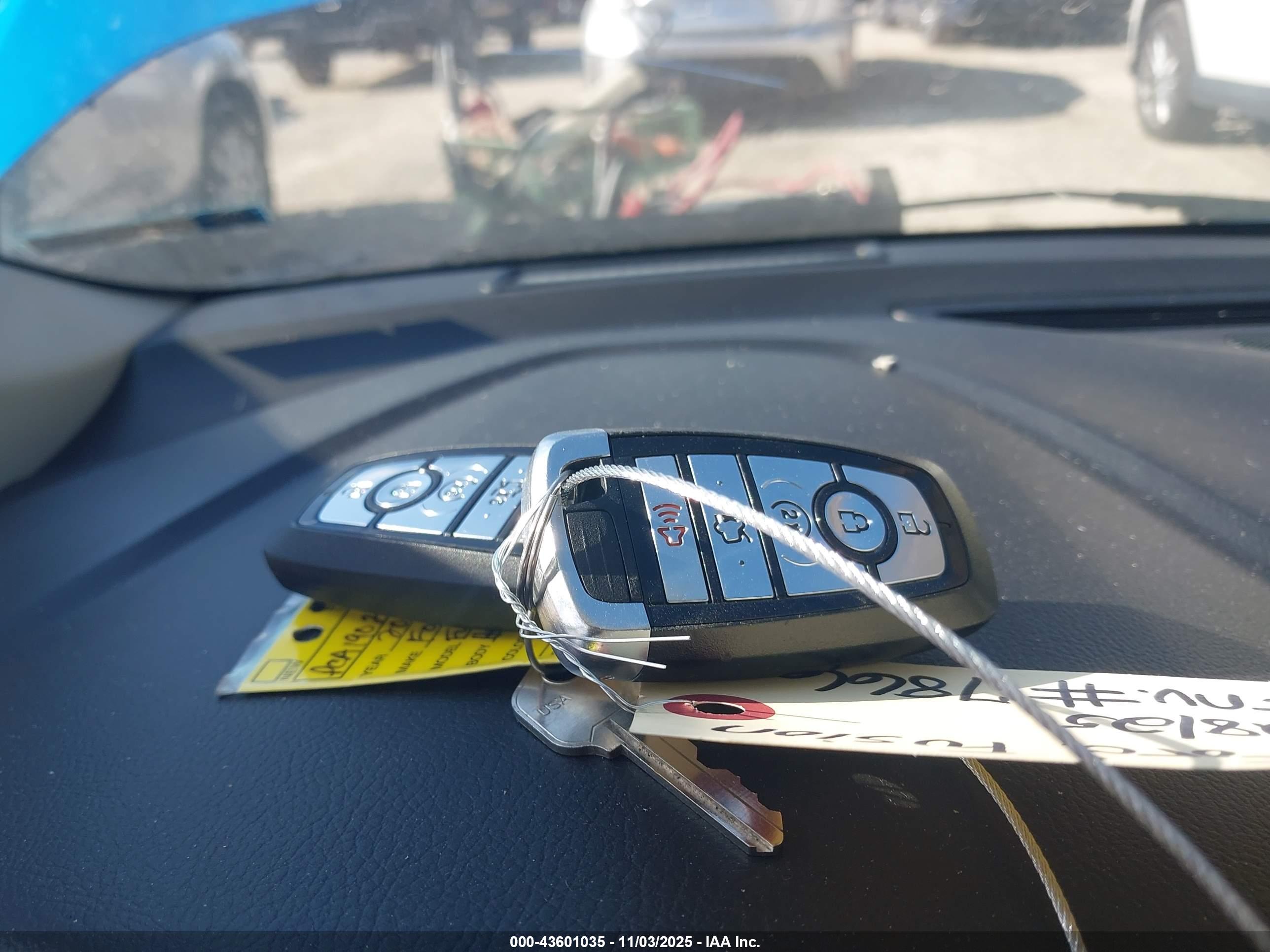 FORD FUSION image 11