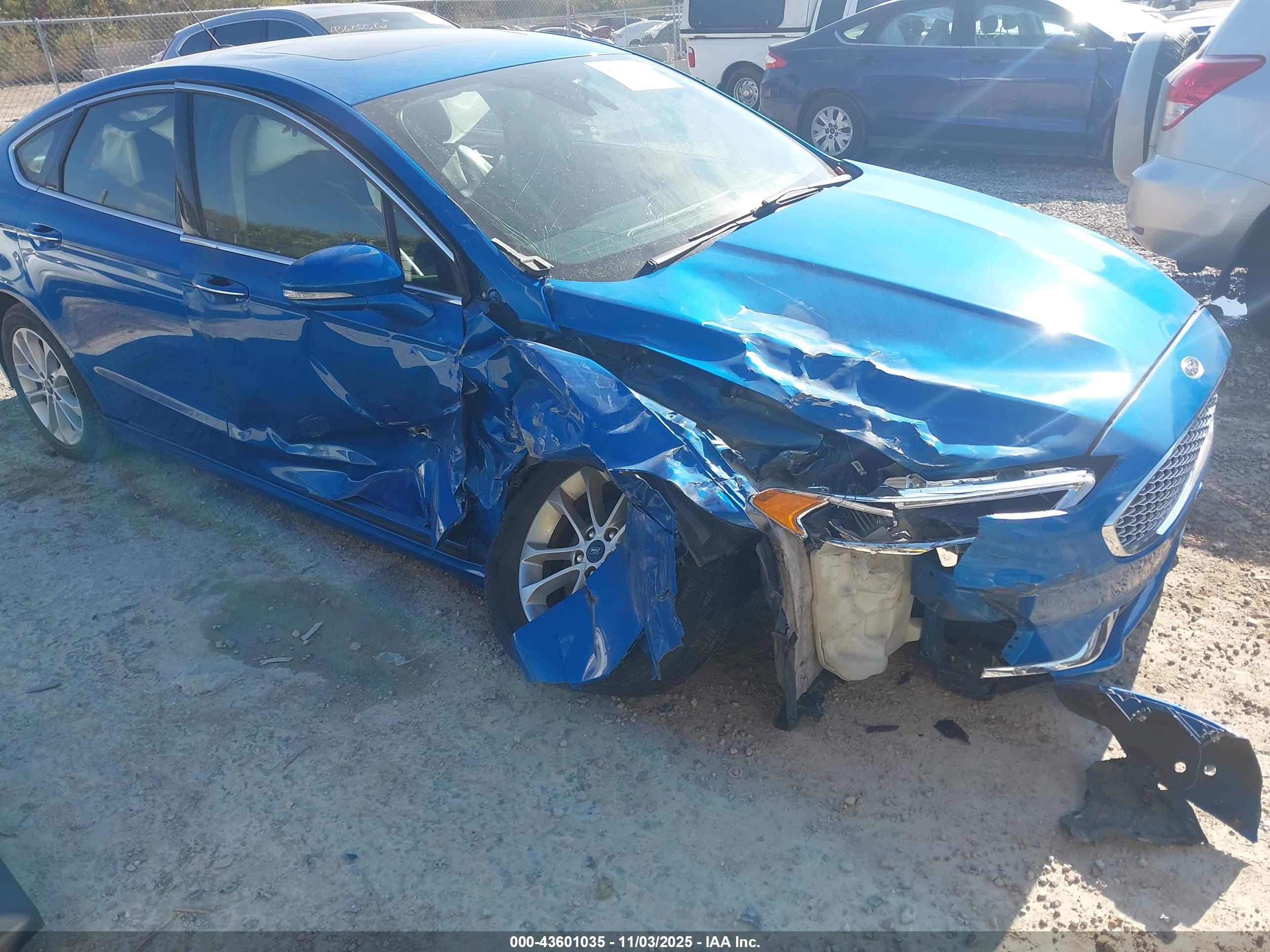 FORD FUSION image 6