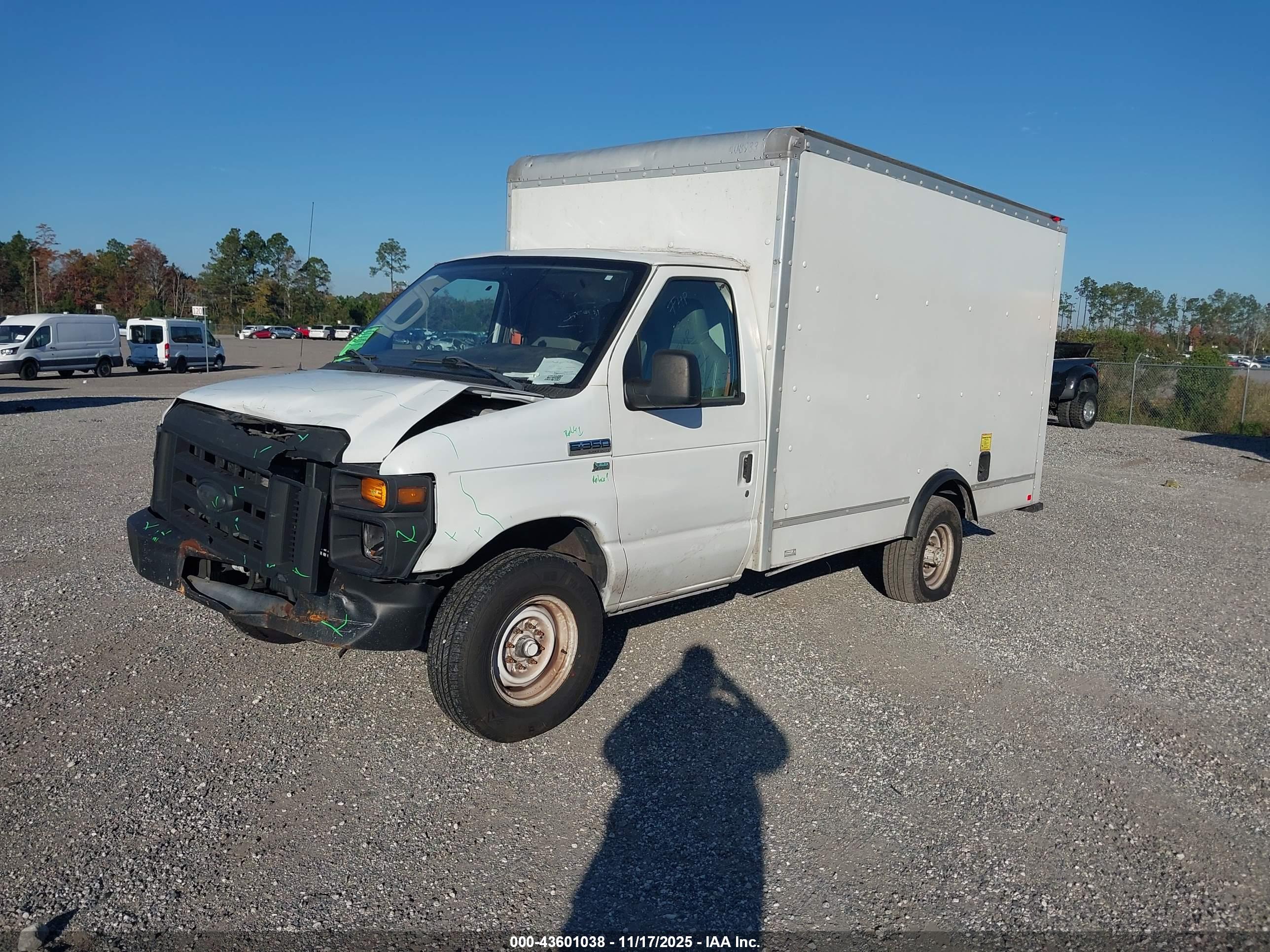 FORD ECONOLINE image 2