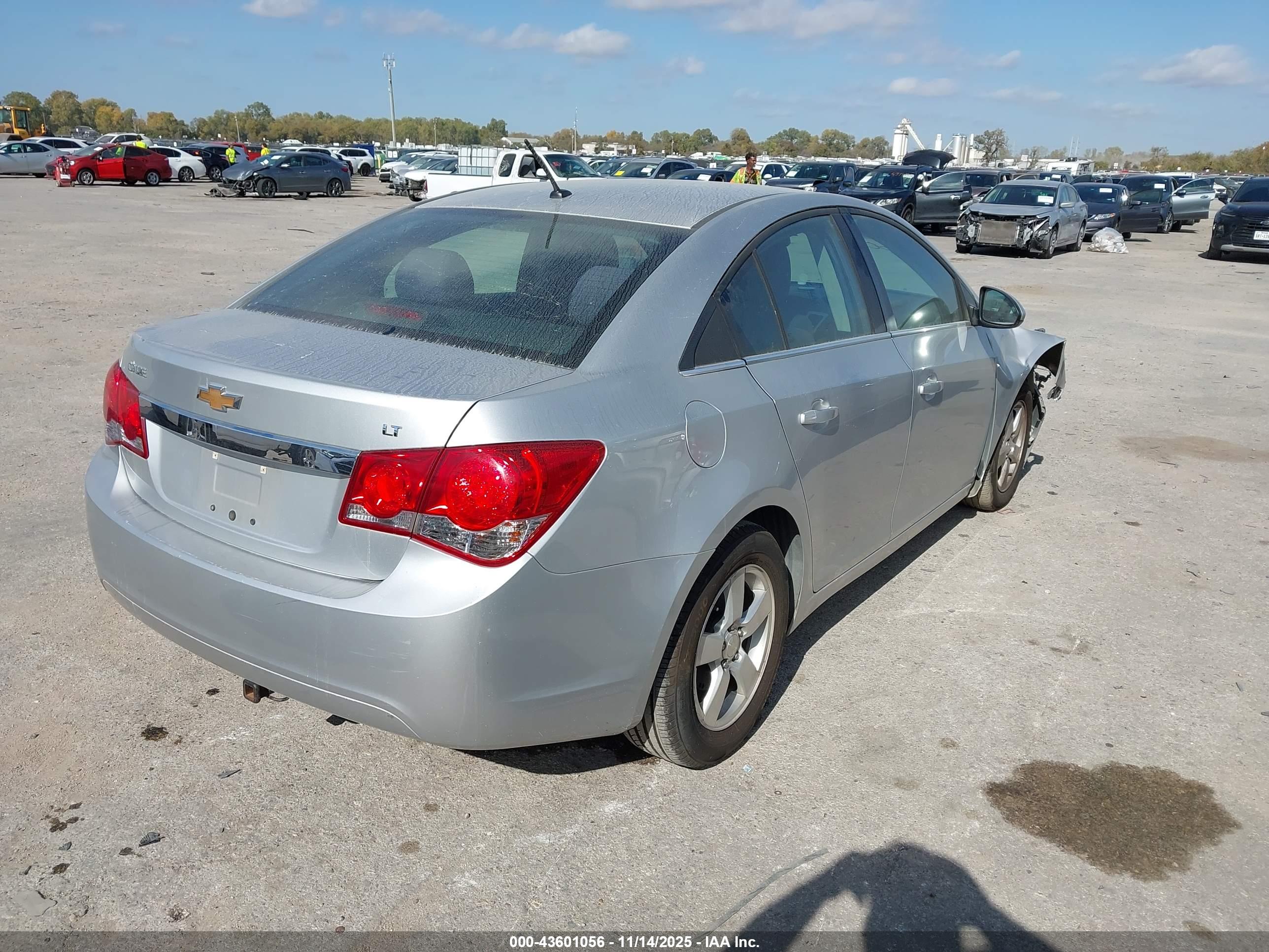 CHEVROLET CRUZE image 4