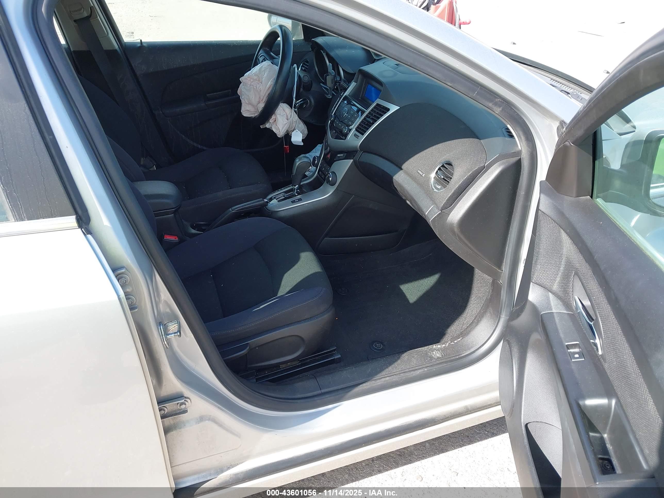 CHEVROLET CRUZE image 5