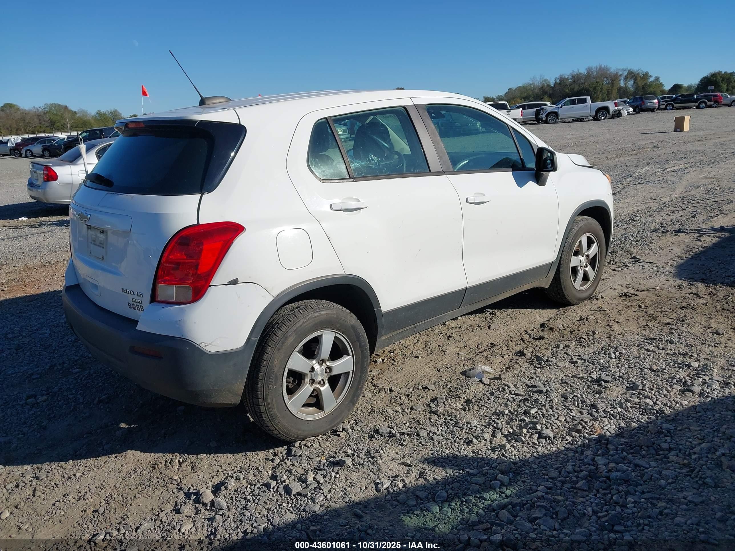 CHEVROLET TRAX image 4