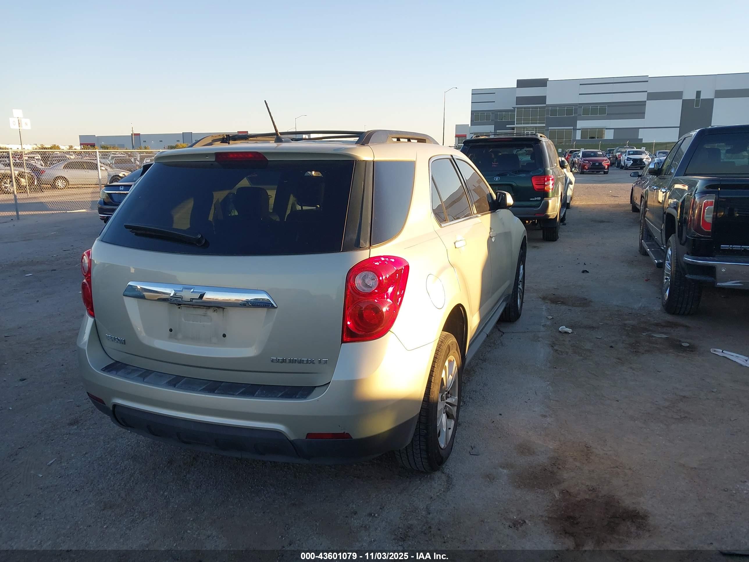 CHEVROLET EQUINOX image 4