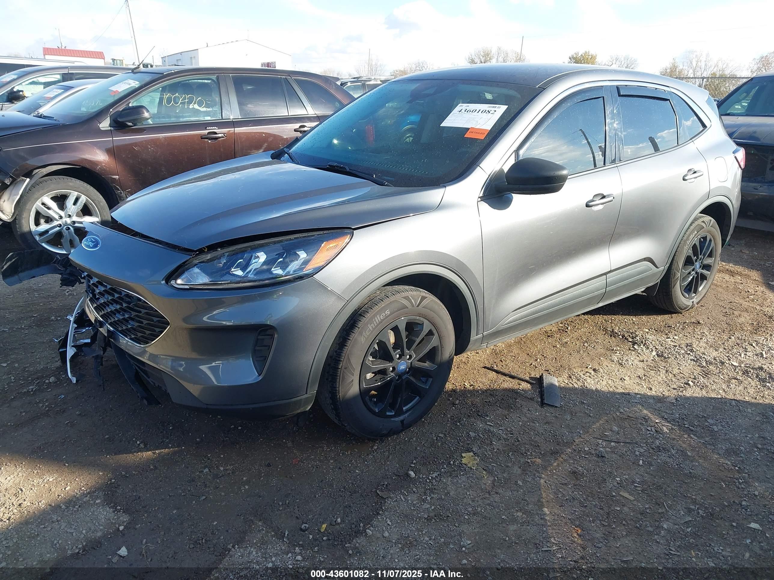 FORD ESCAPE image 2