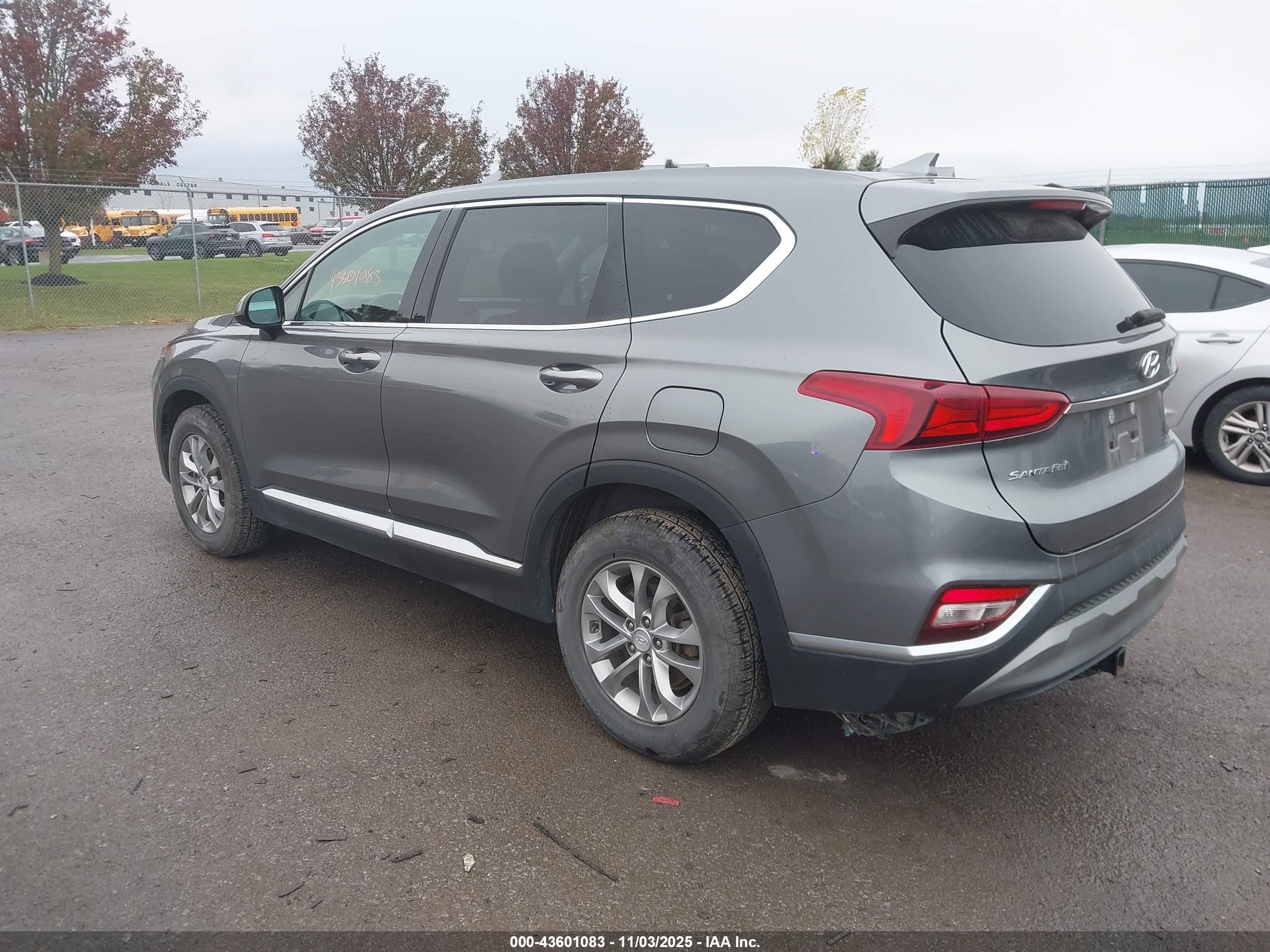 HYUNDAI SANTA image 3