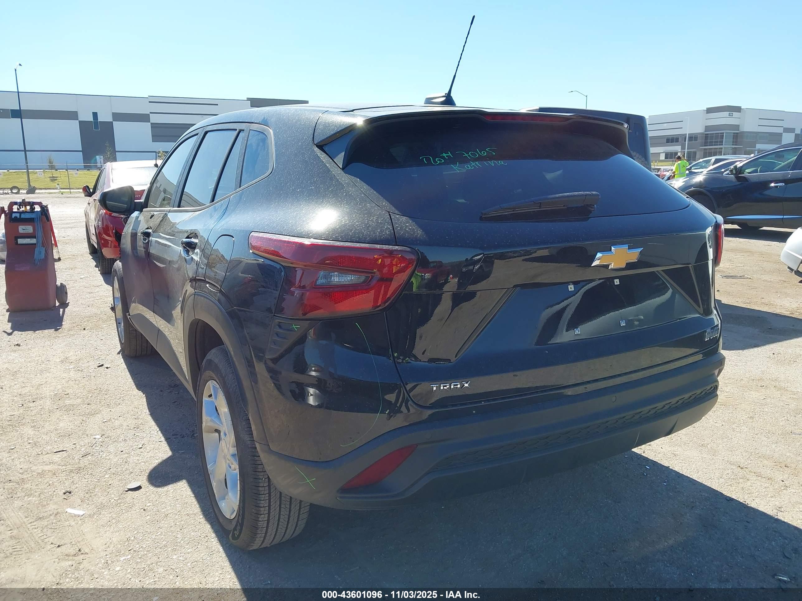 CHEVROLET TRAX image 3