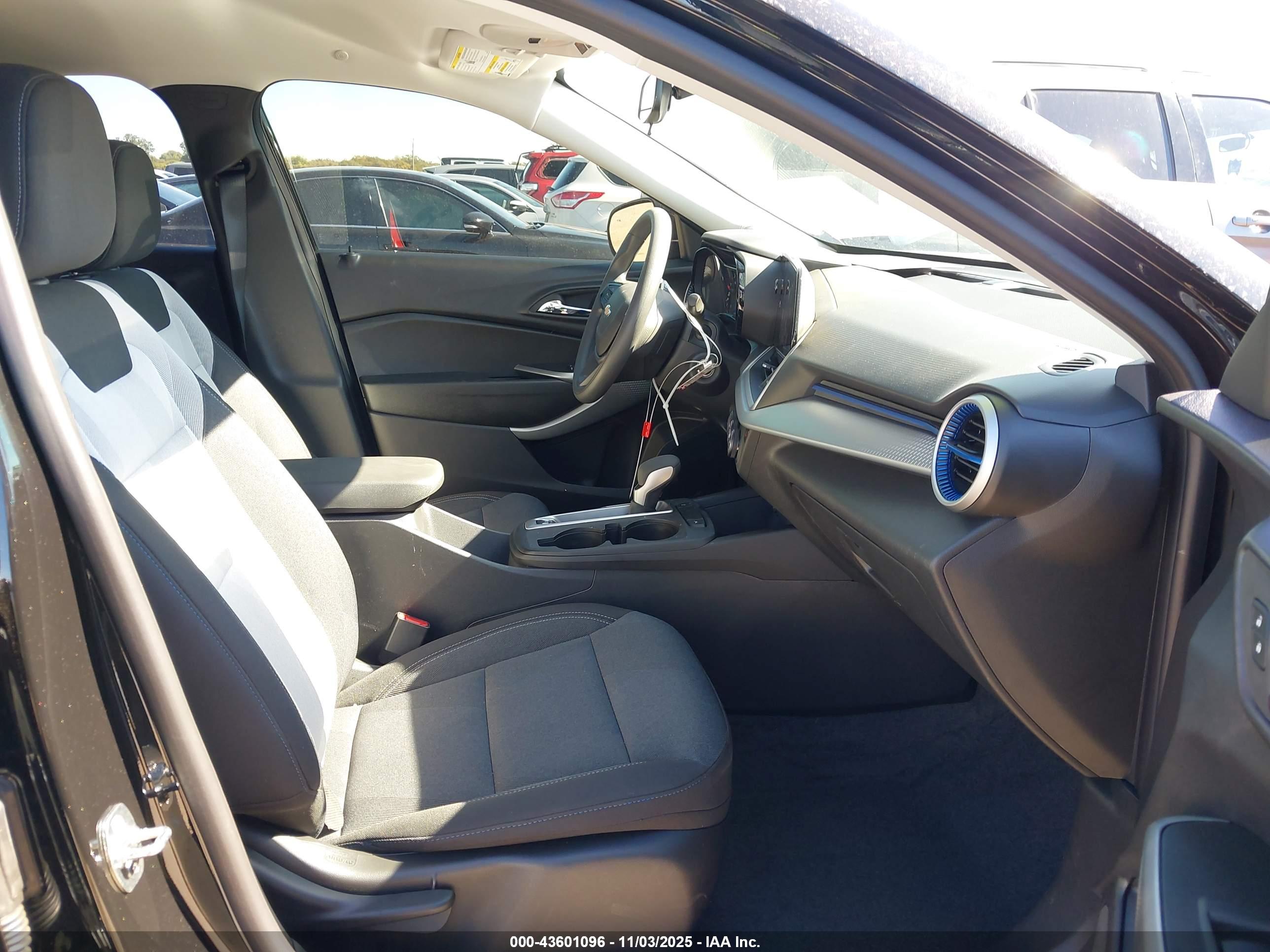 CHEVROLET TRAX image 5
