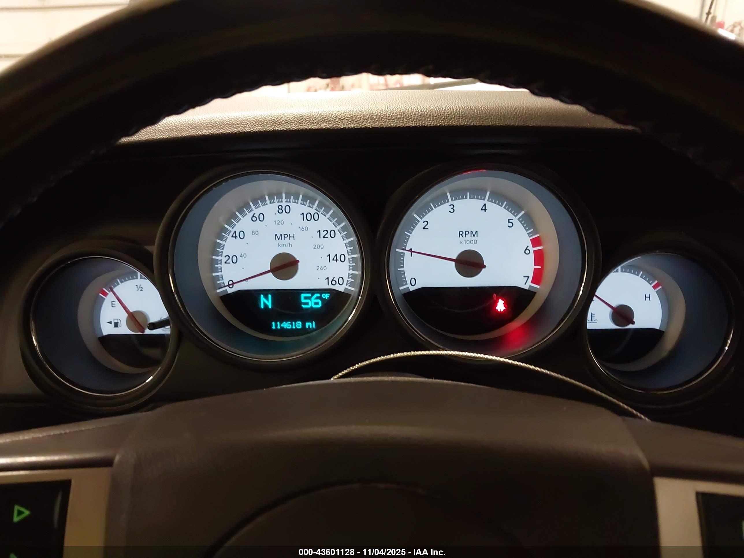 DODGE CHALLENGER image 7