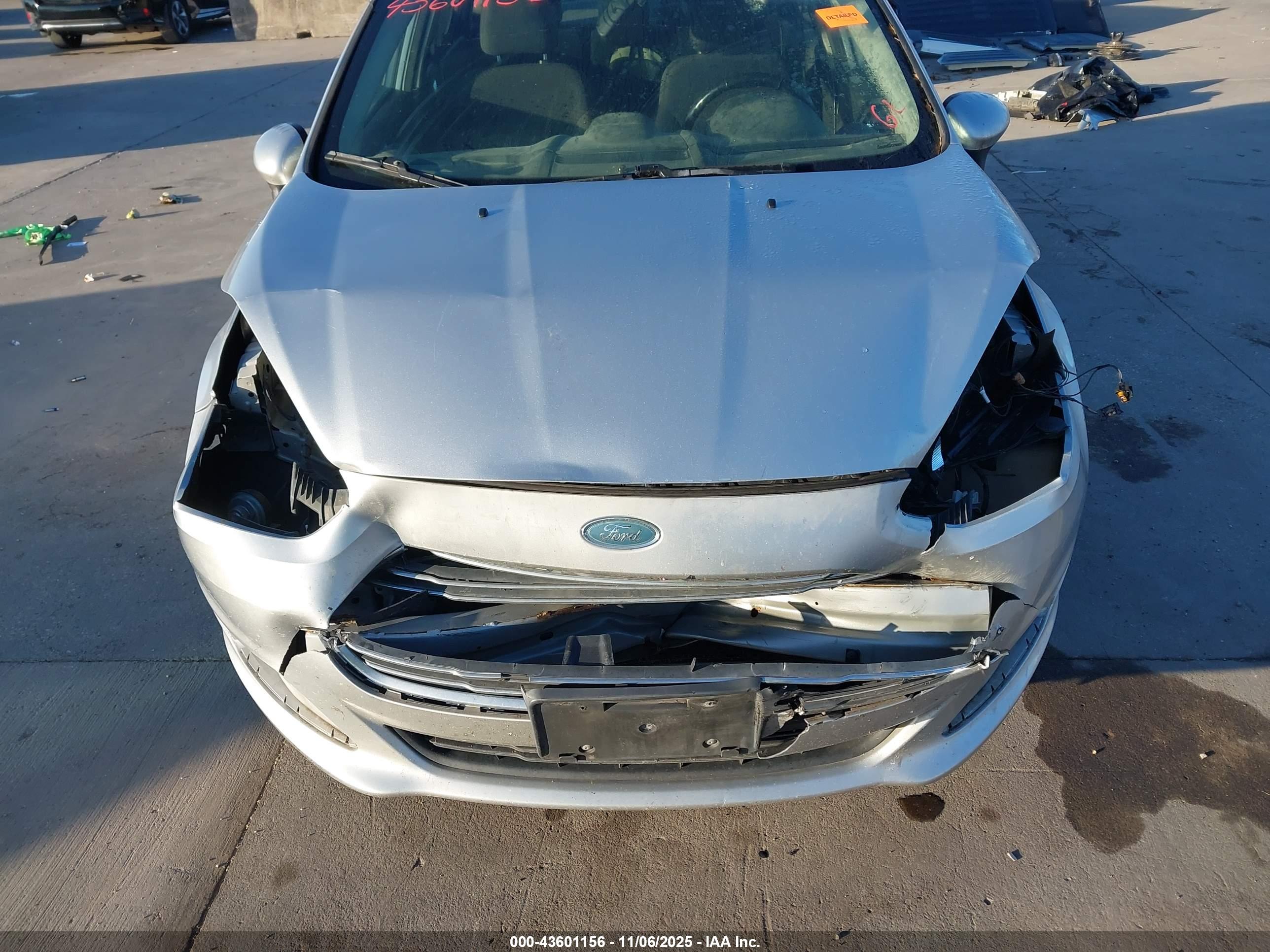 FORD FIESTA image 6