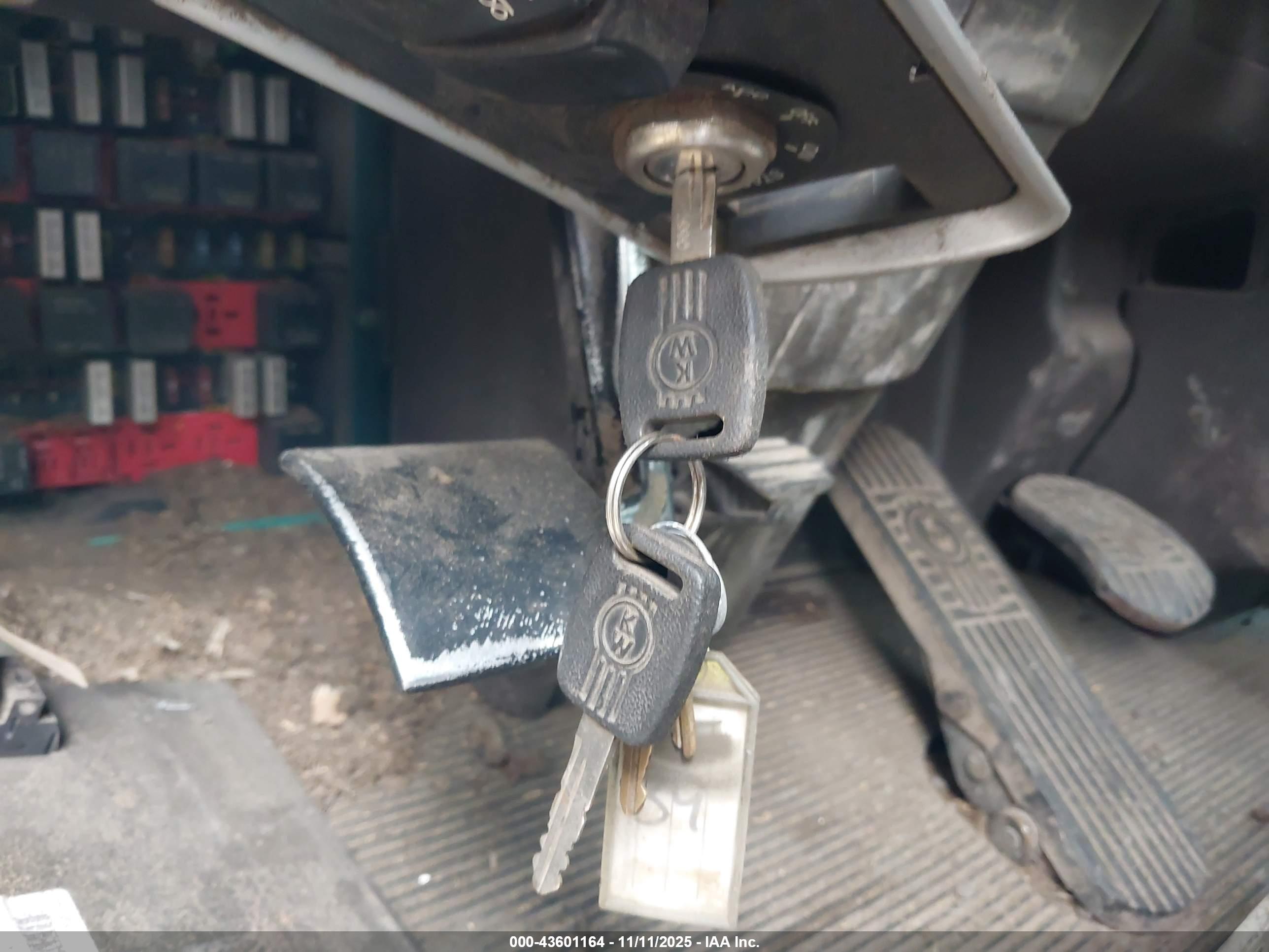KENWORTH CONSTRUCTION image 11