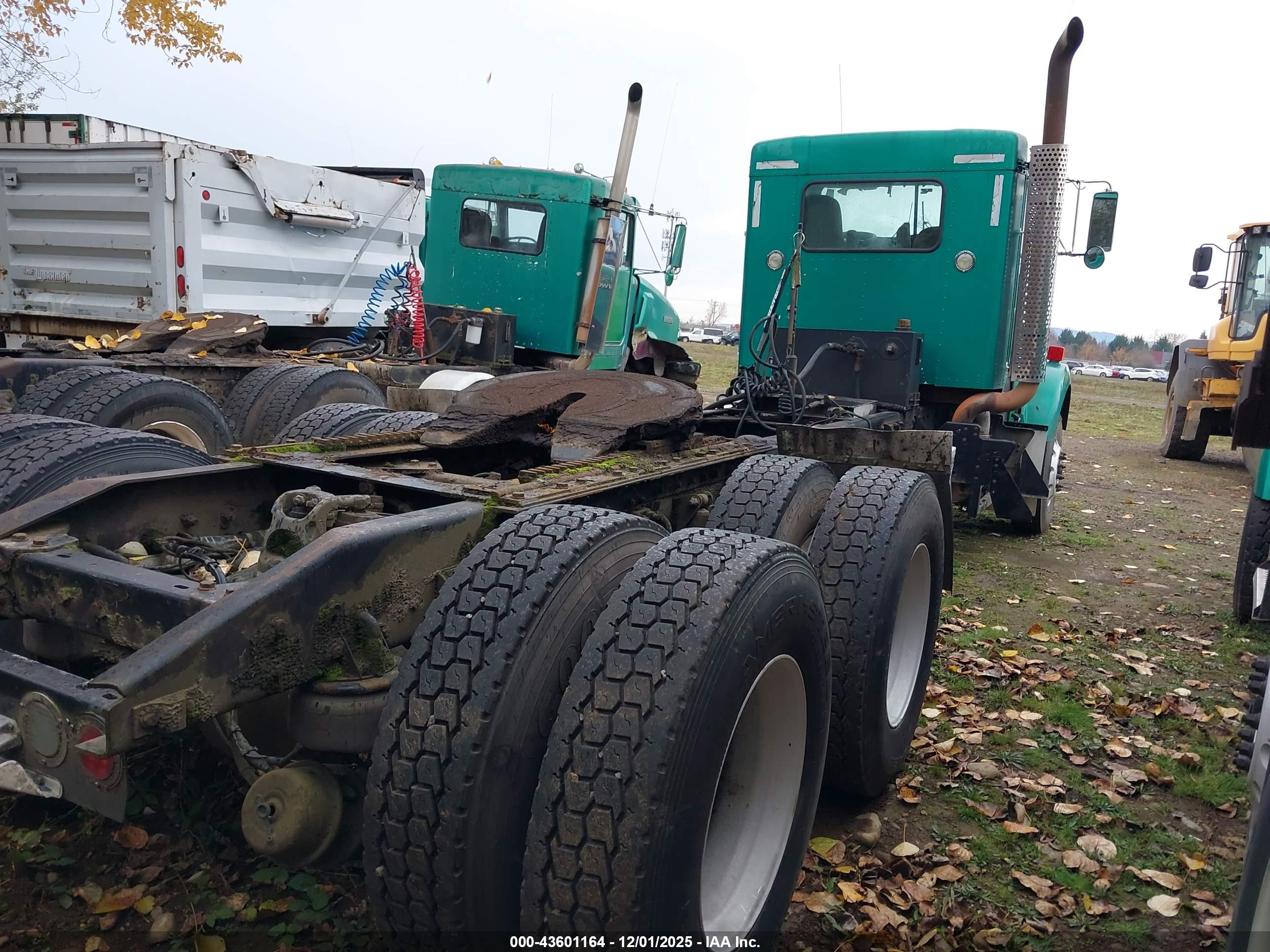 KENWORTH CONSTRUCTION image 4