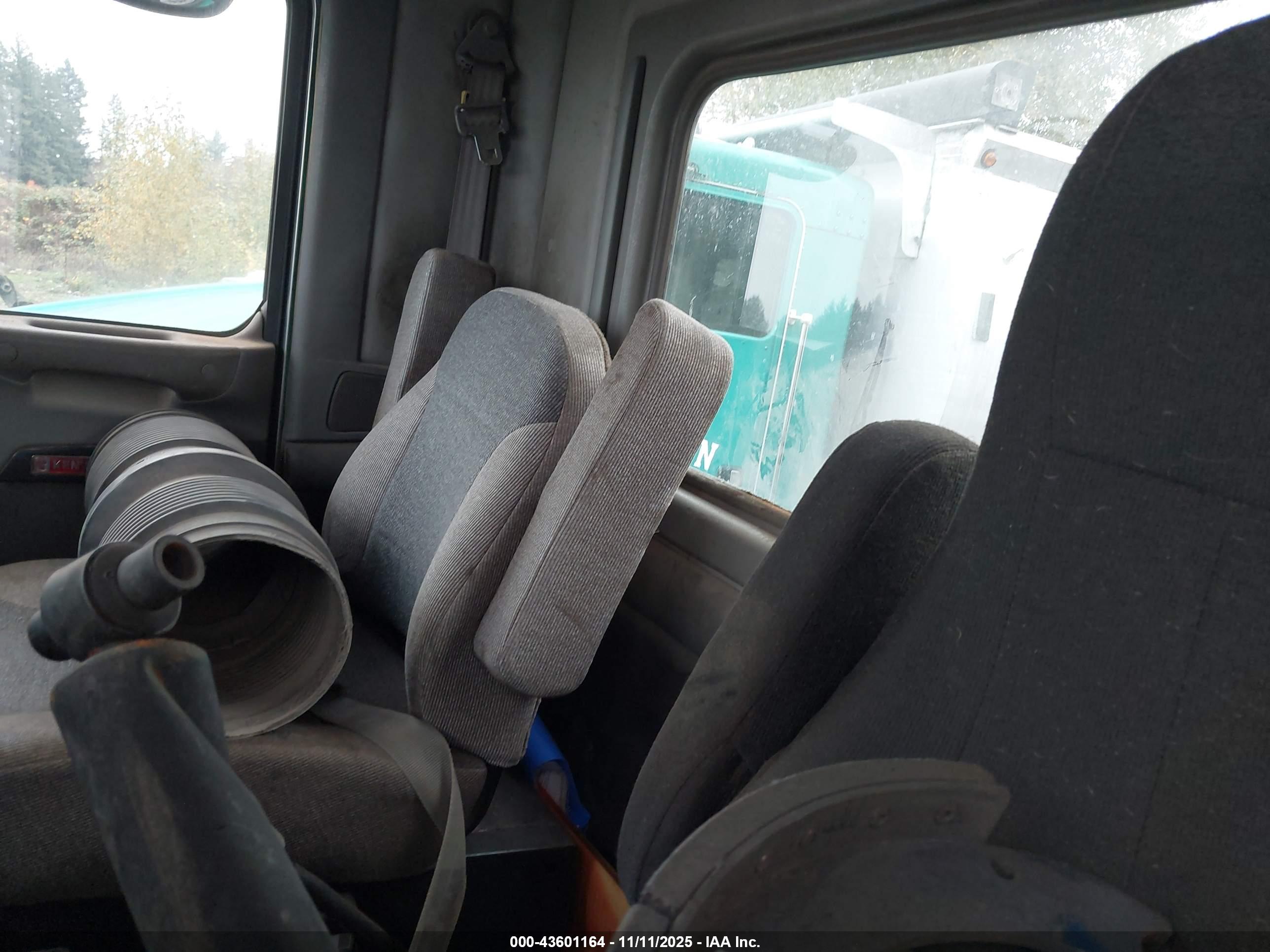 KENWORTH CONSTRUCTION image 7