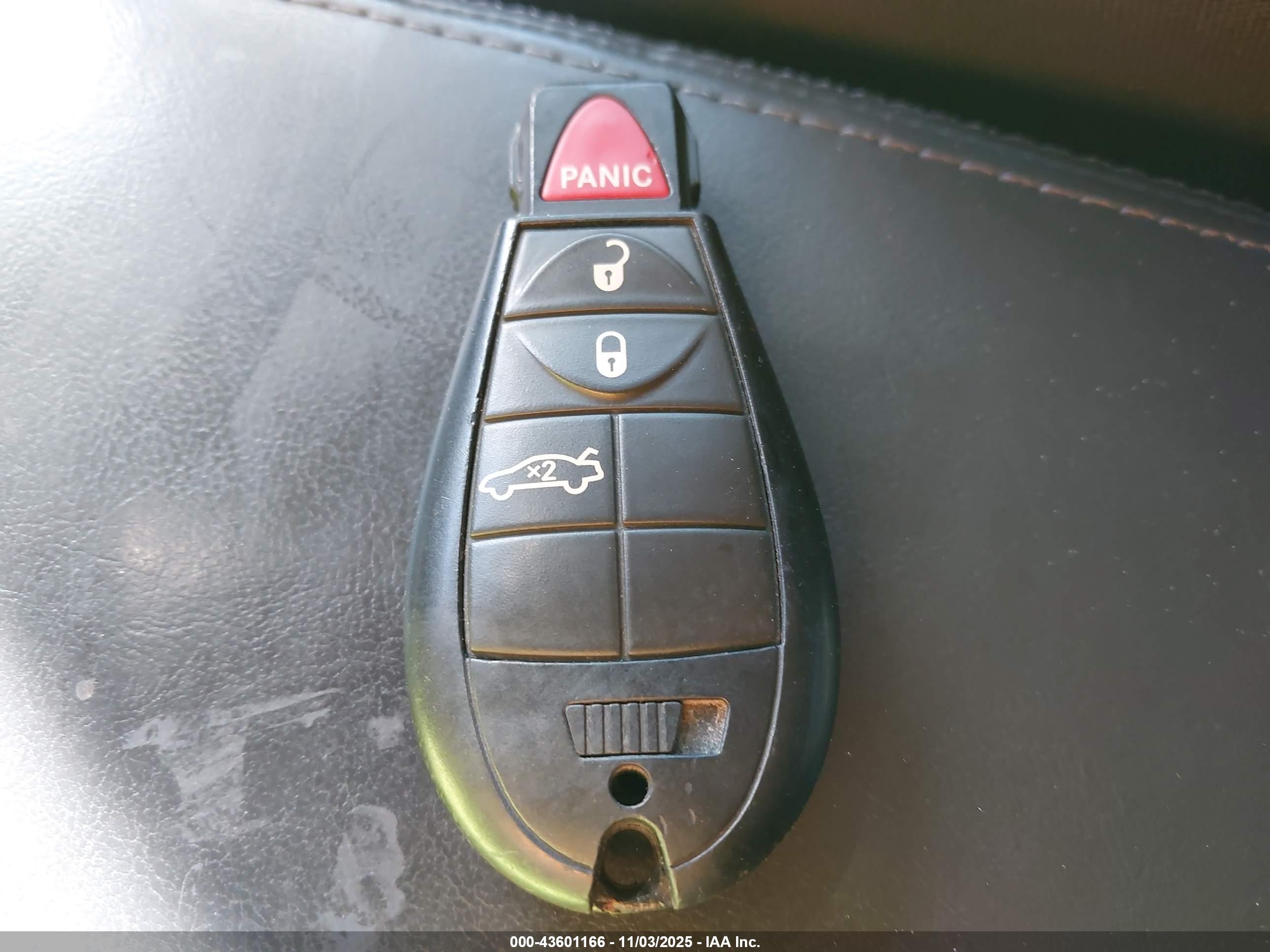 CHRYSLER 300 image 11