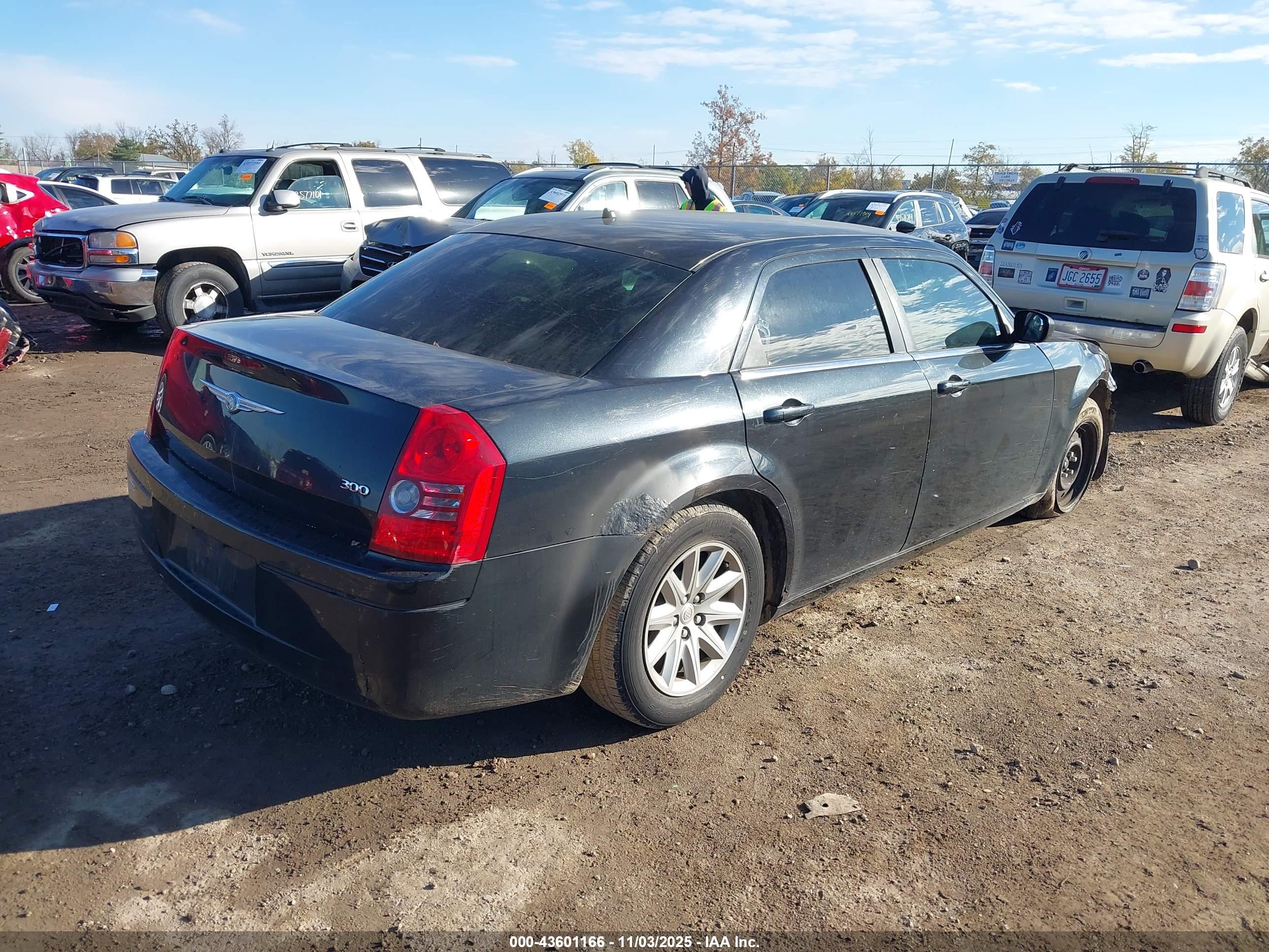 CHRYSLER 300 image 4