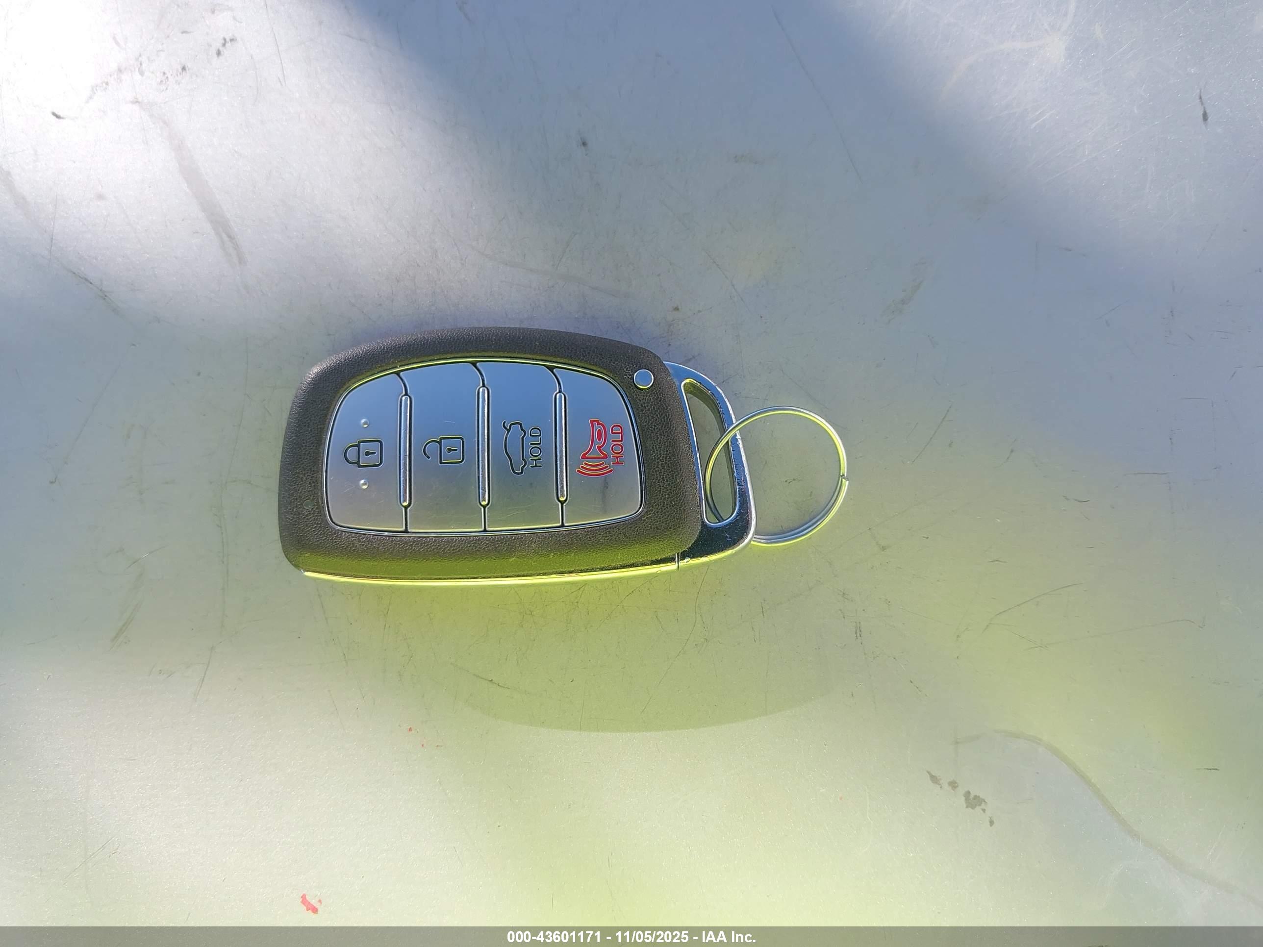 HYUNDAI ELANTRA image 11