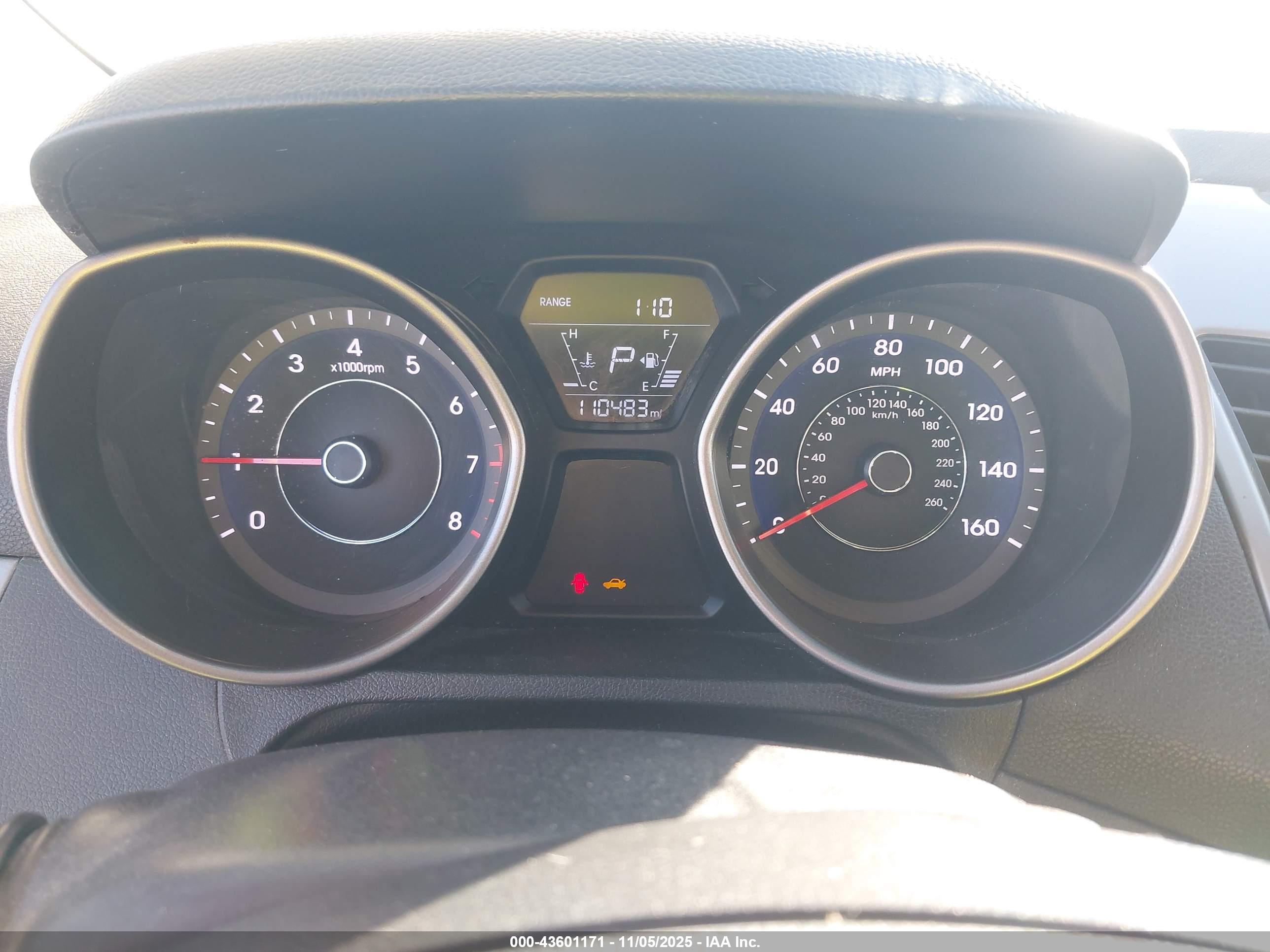 HYUNDAI ELANTRA image 7