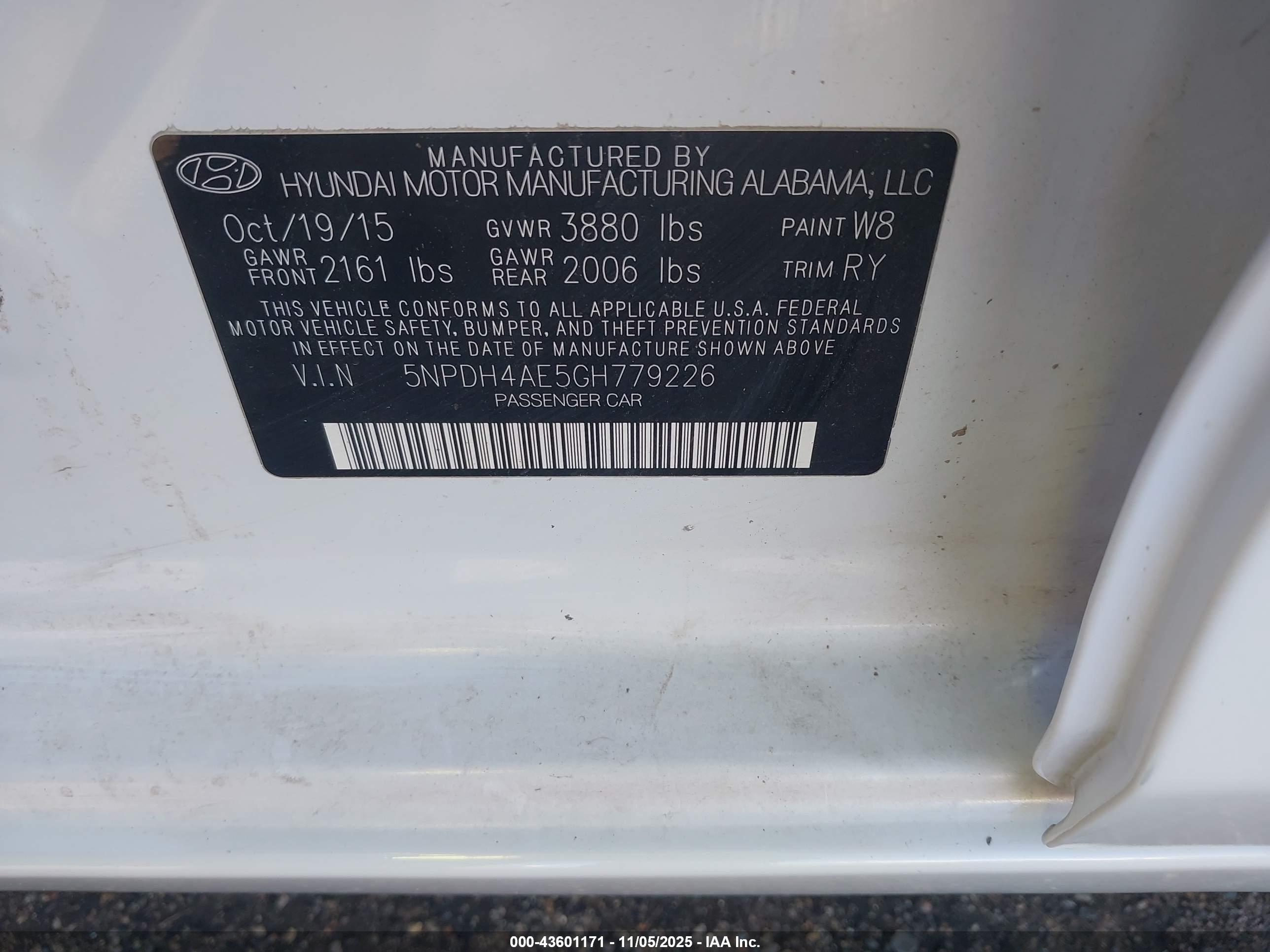 HYUNDAI ELANTRA image 9