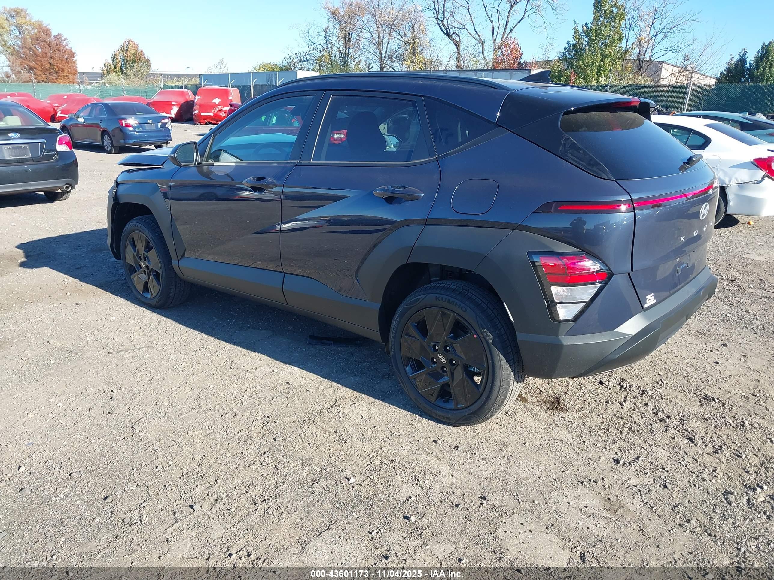 HYUNDAI KONA image 3