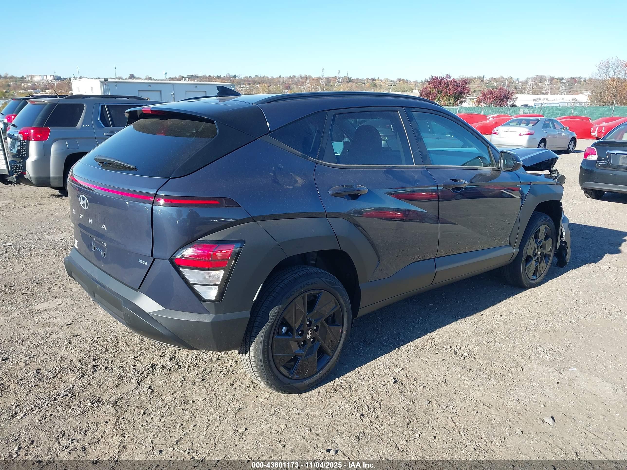 HYUNDAI KONA image 4