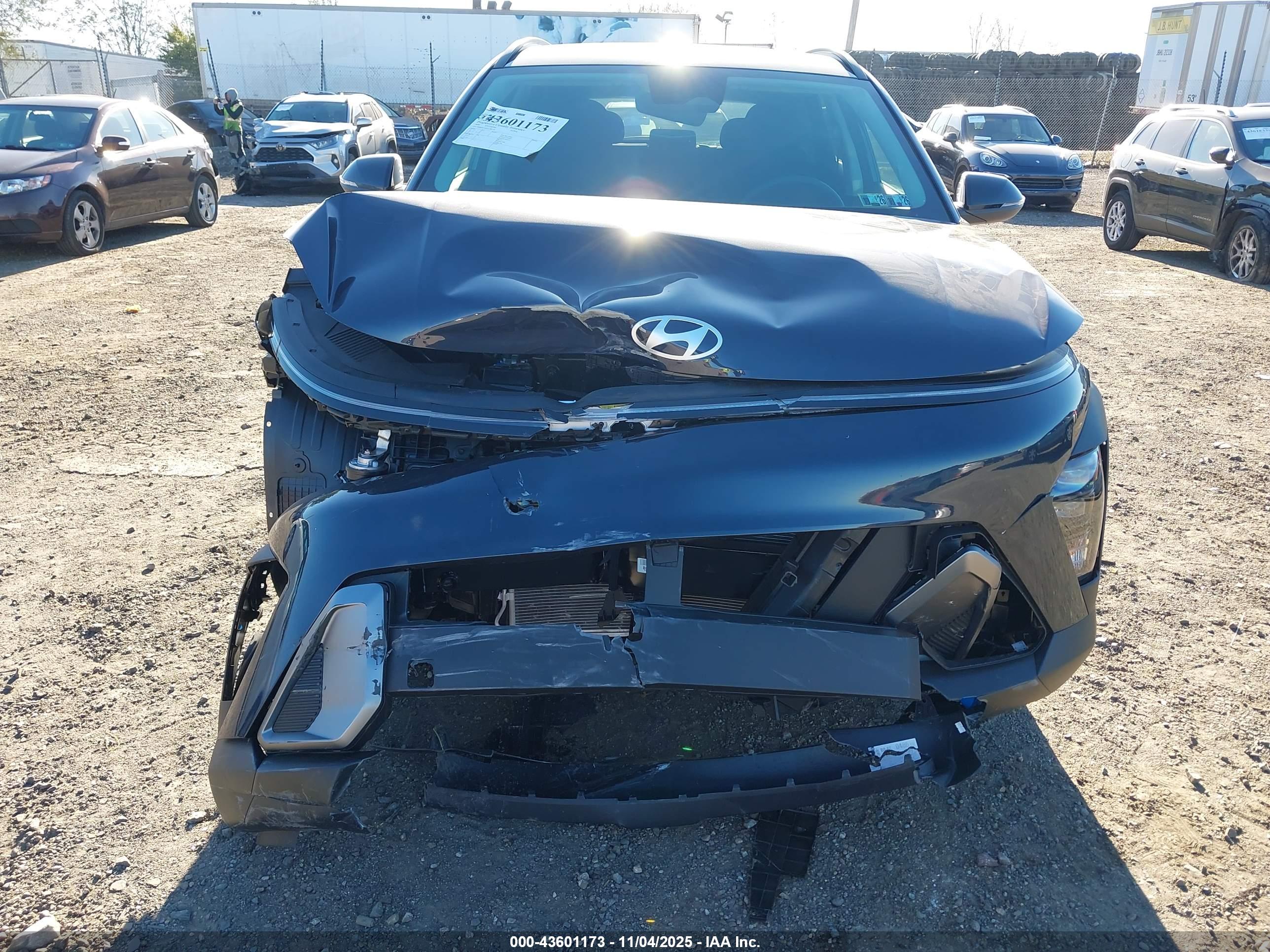 HYUNDAI KONA image 6